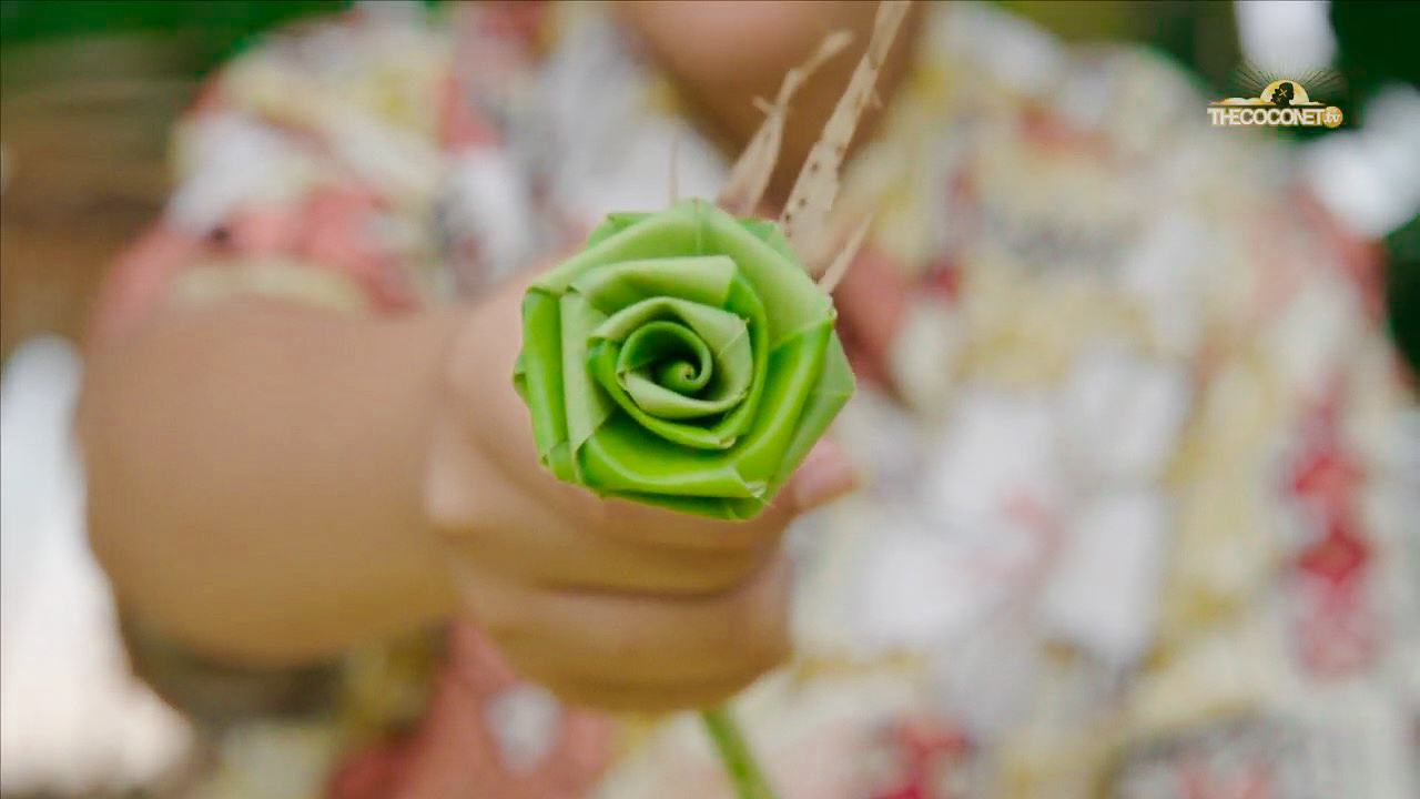 How to make a kikau rose with Ezekiel - flower picture