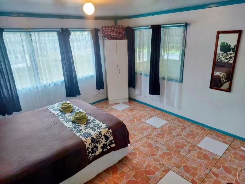 Aitutaki Budget Accommodation - Private room 