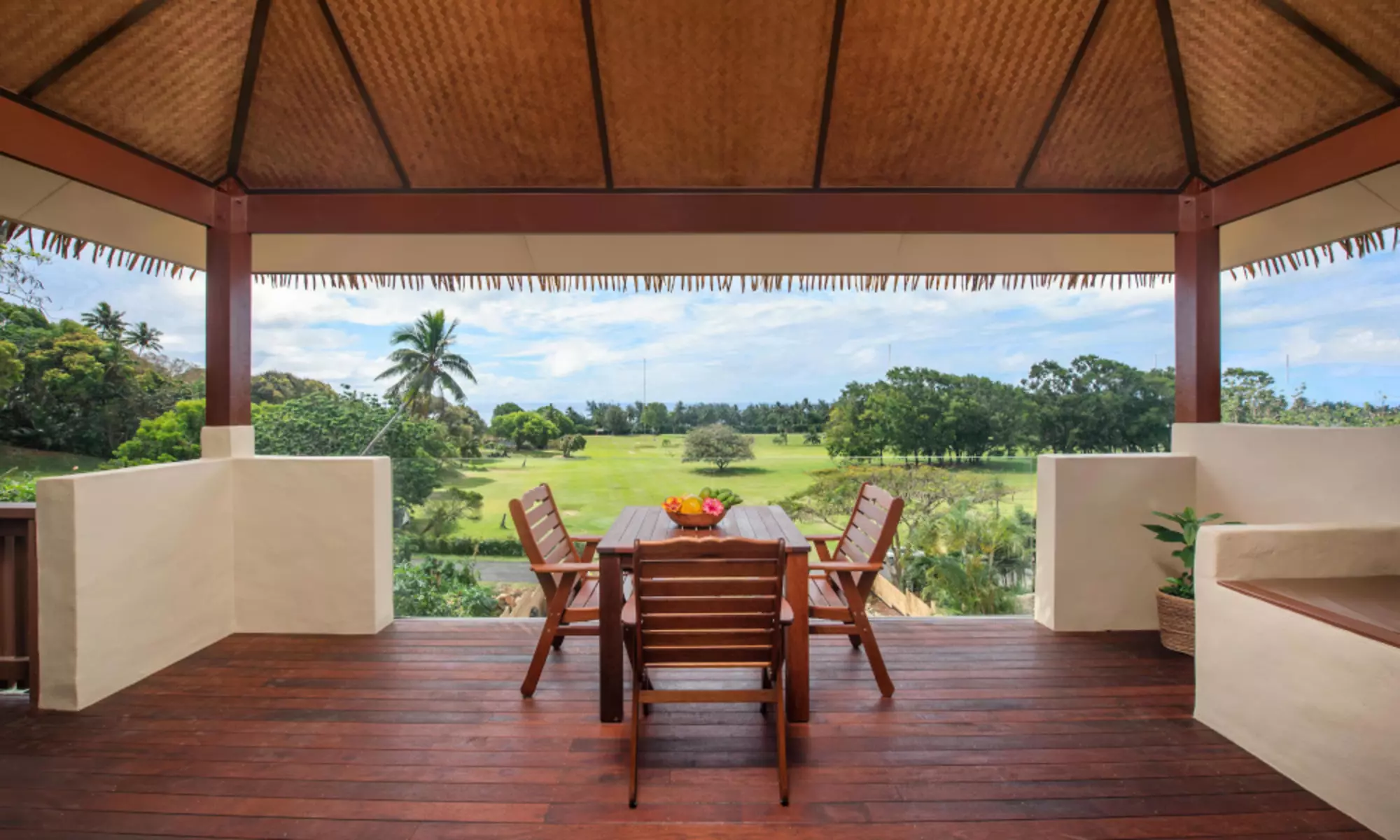 Rainbow villas Luxury accommodation Rarotonga wit glass balcony
