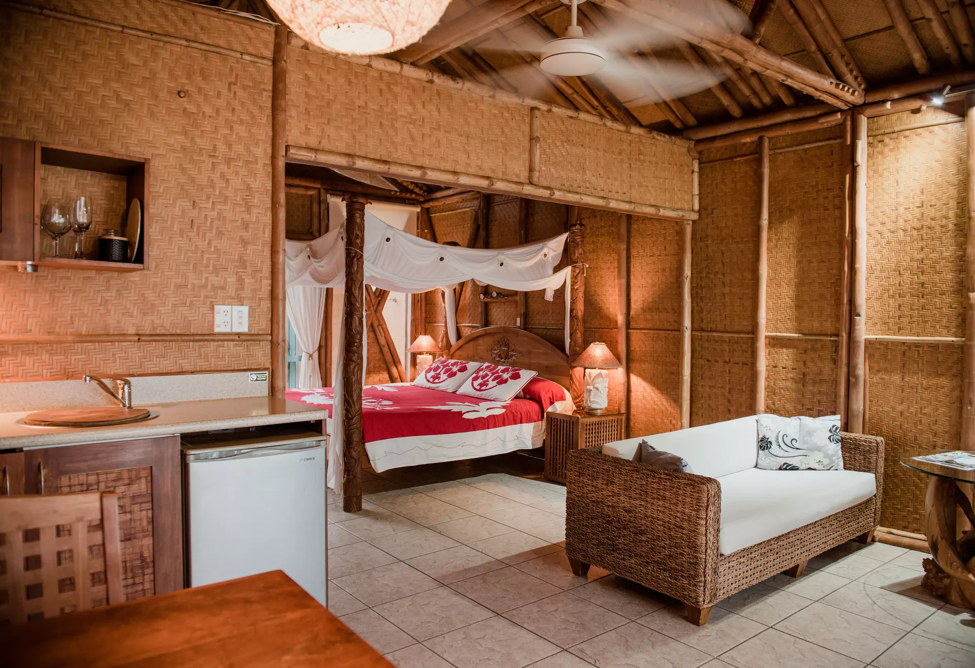 Magic Reef Beach Bungalow - Bungalows Inside B