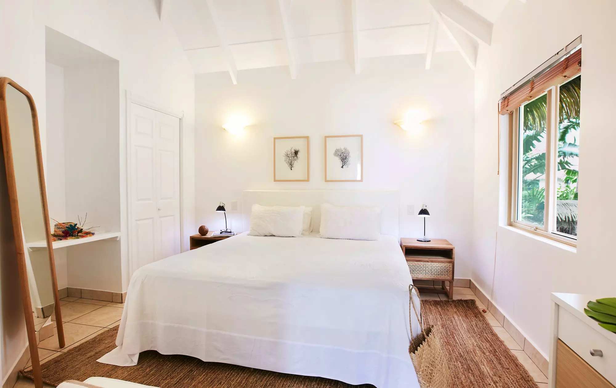 Motu Villas - Bedroom Beachfront Lagoon View