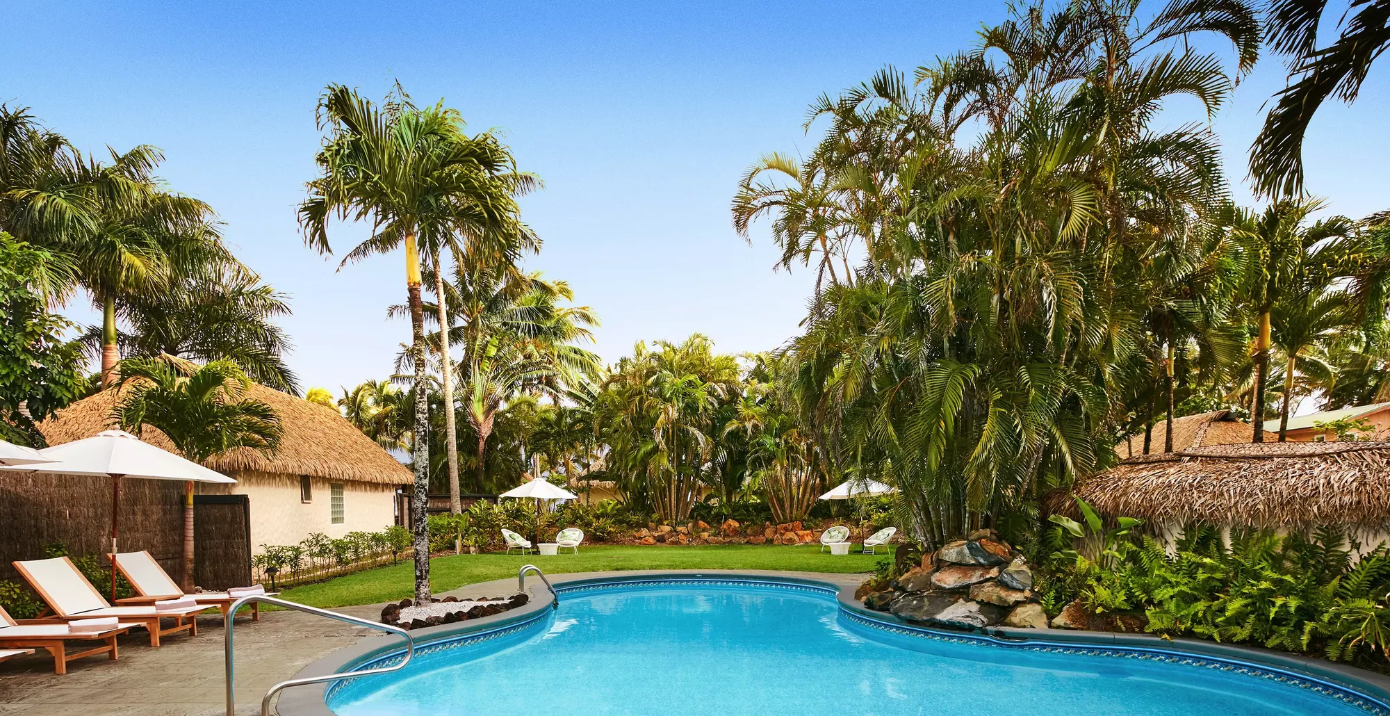 Motu Villas - Pool