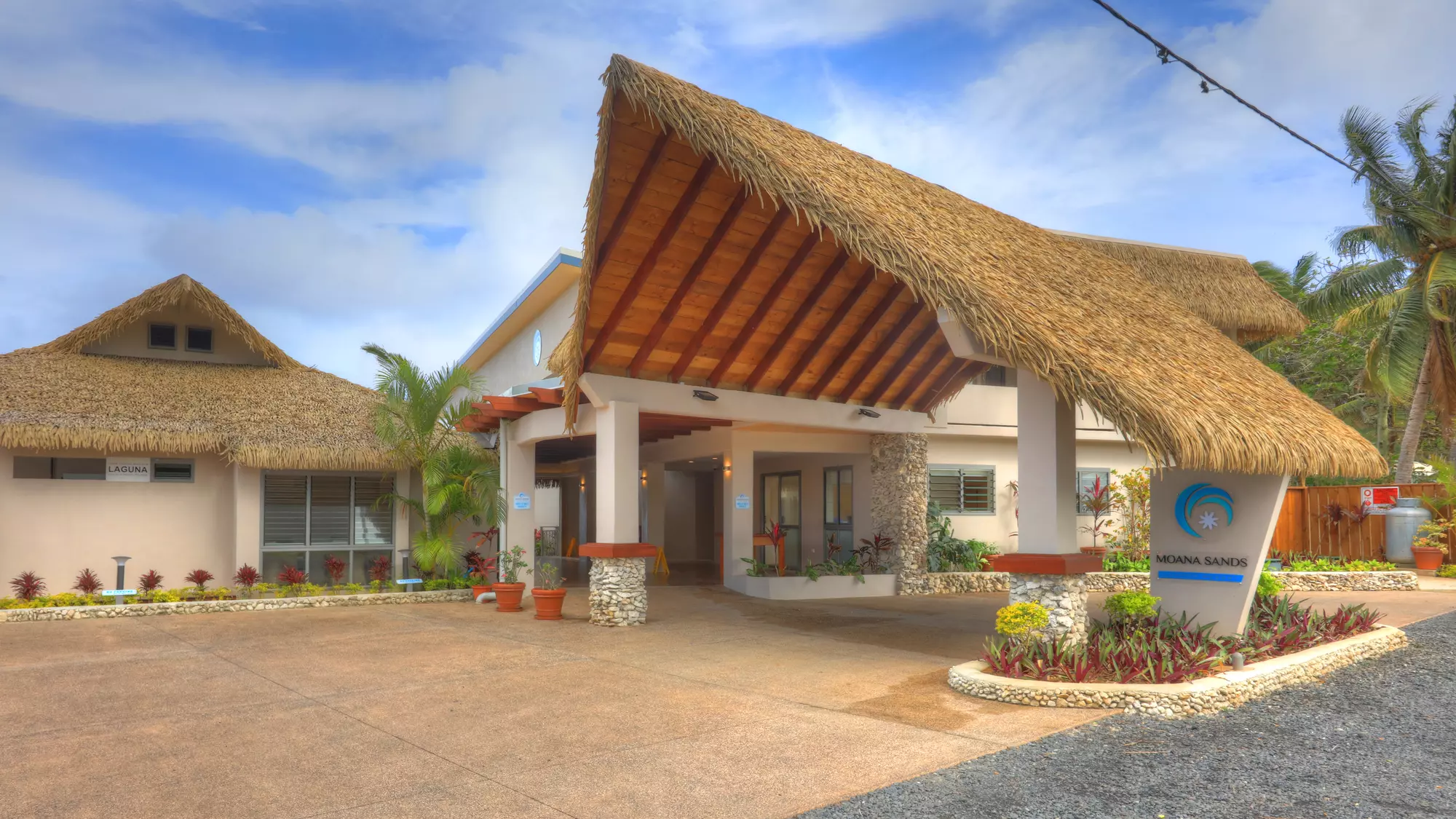 Moana Sands Lagoon Resort 