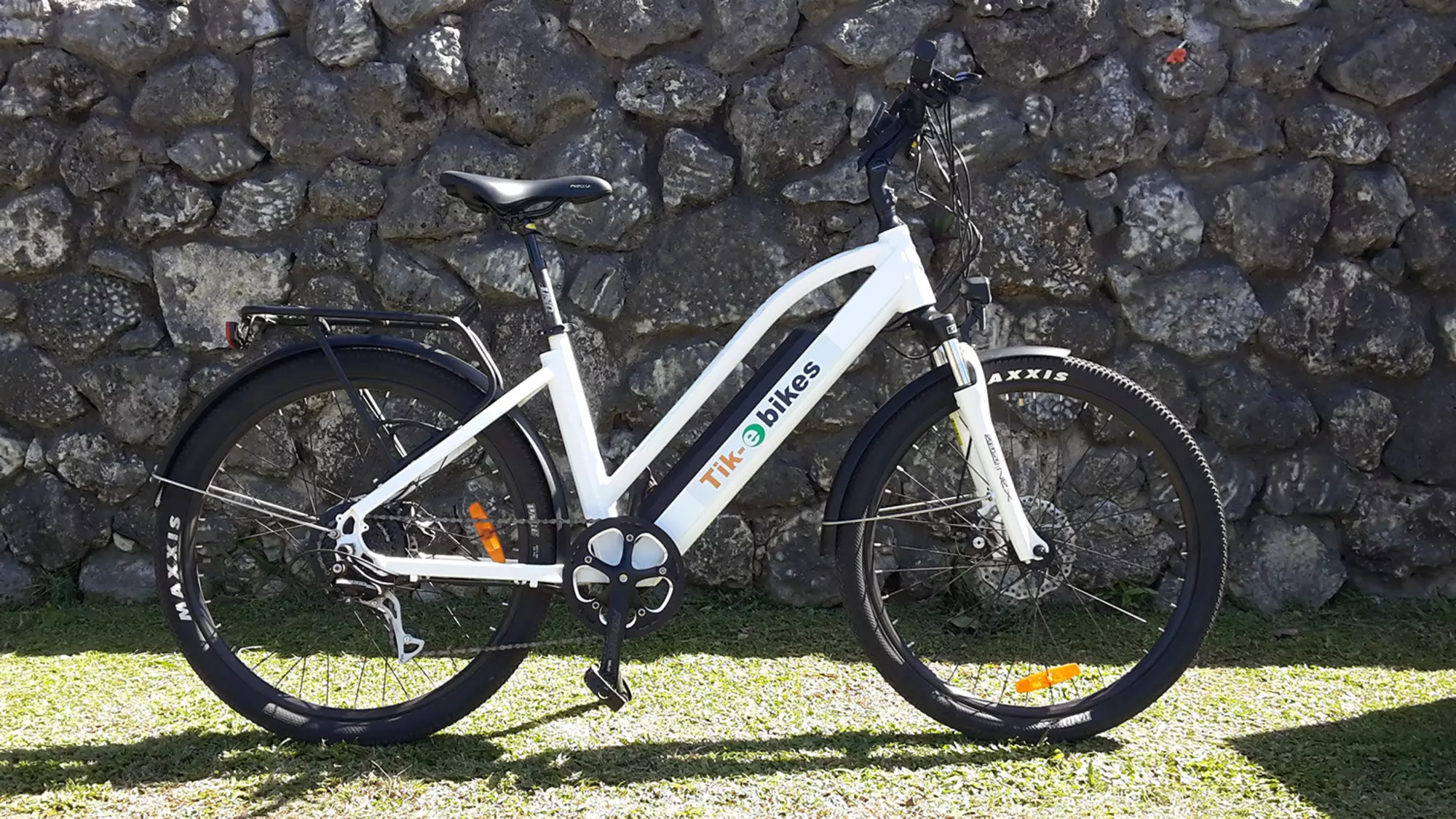 Hire e-Bikes in Rarotonga with Tik-e Tour