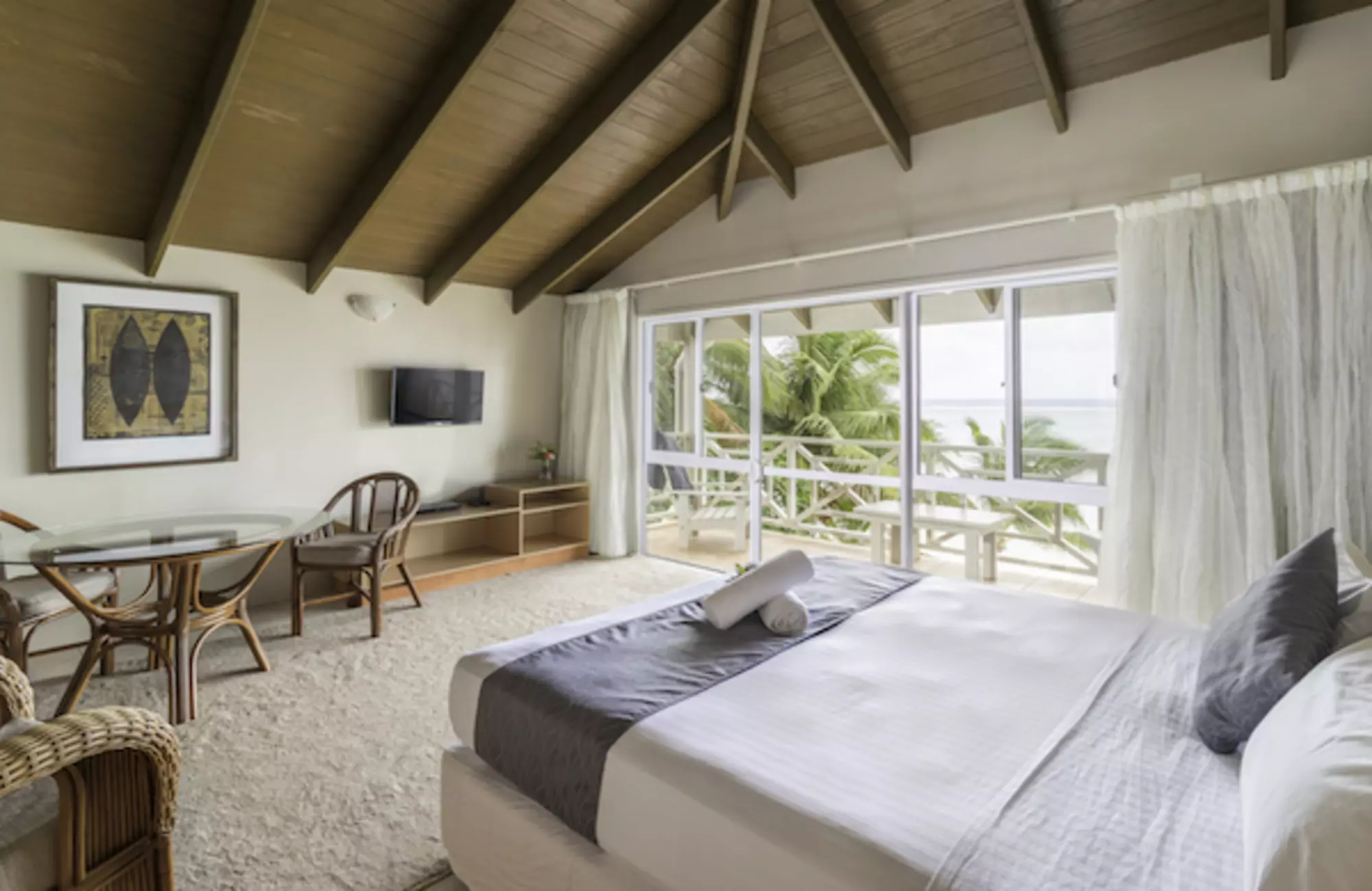 Moana Sands Beachfront Hotel Room