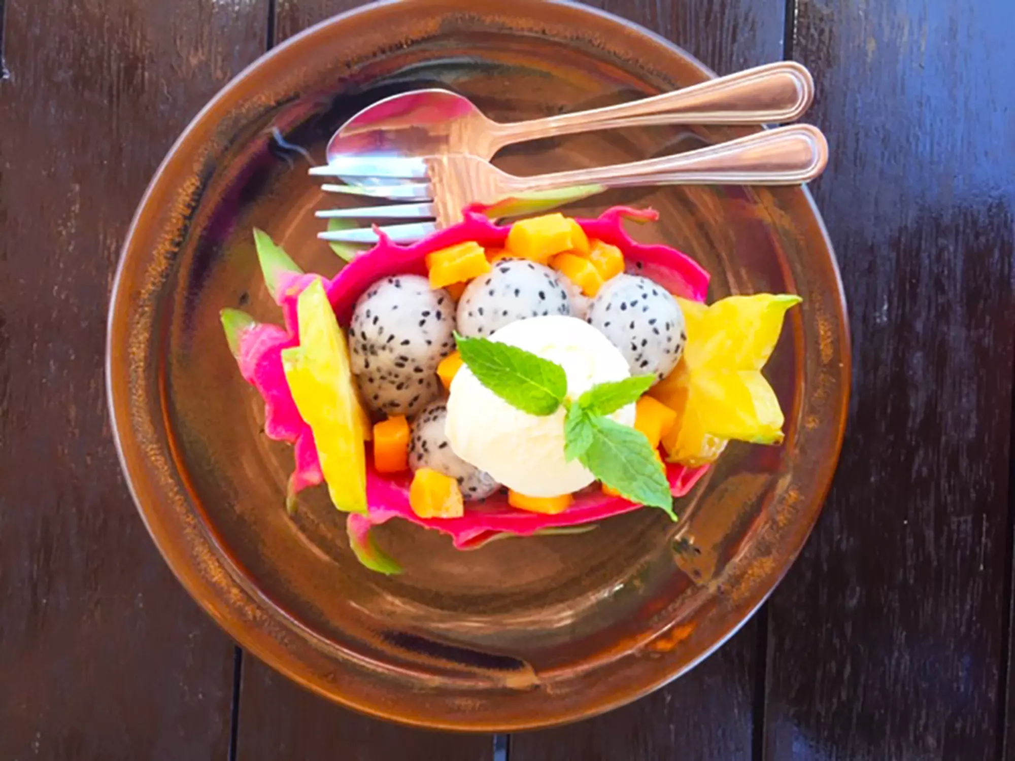 8 DRAGONFRUIT