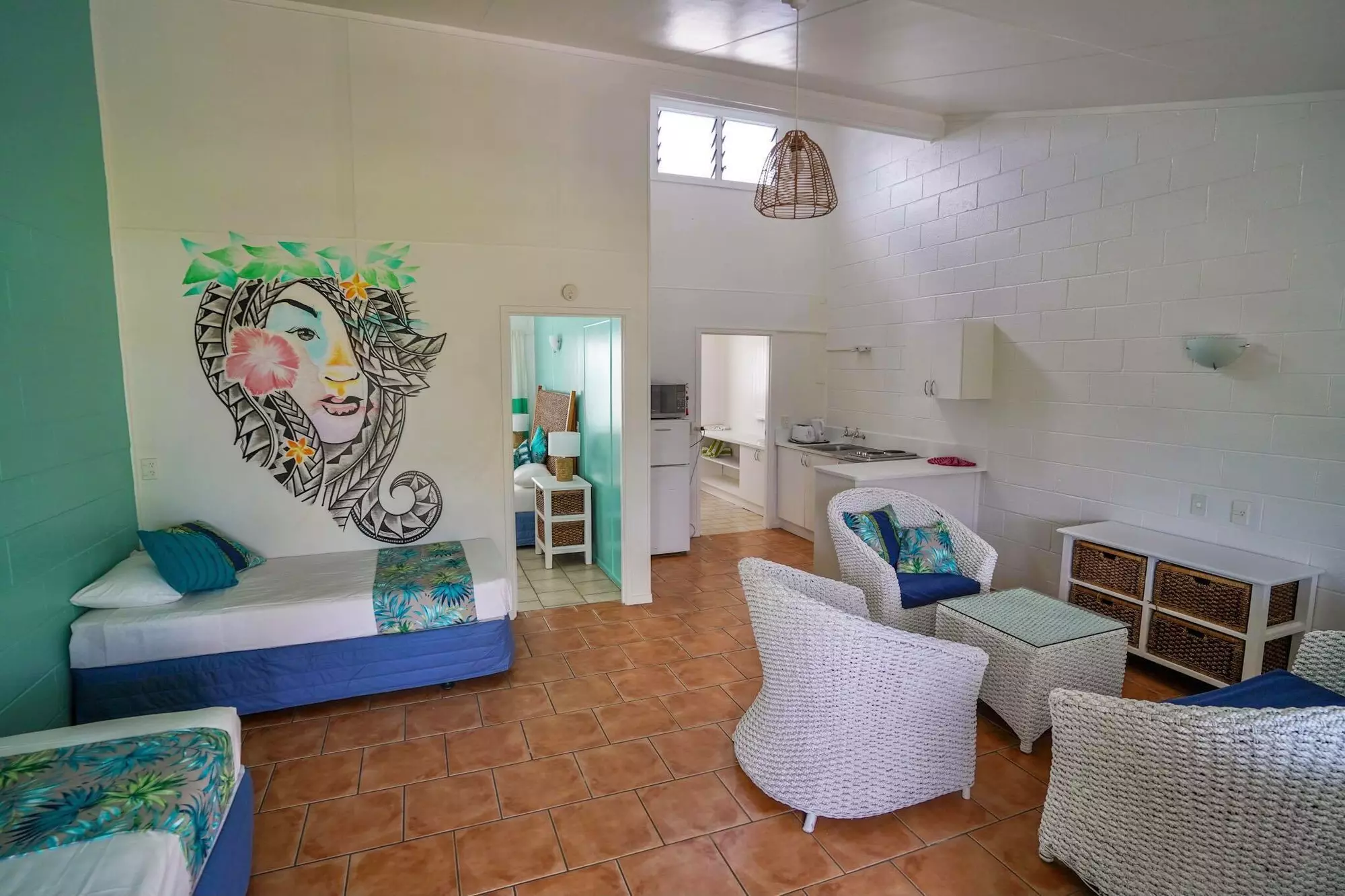 Poolside apartment 