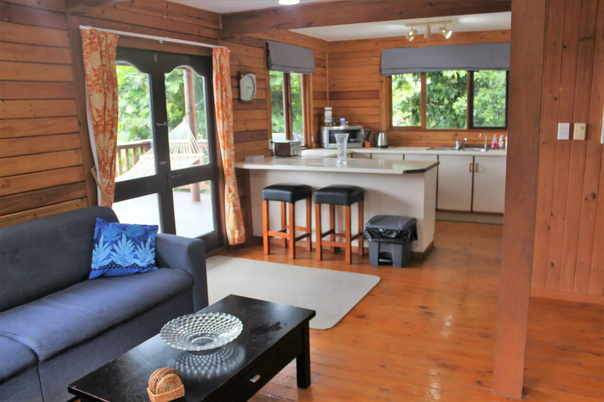 Living and kitchen 