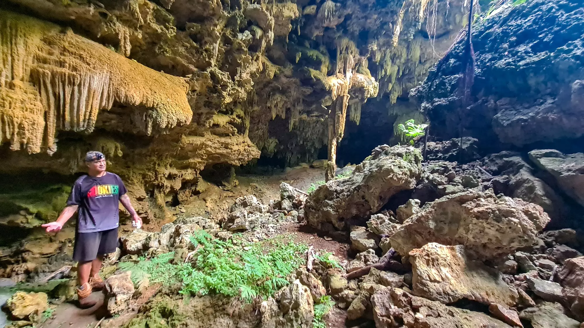 Anatakitaki Cave Atiu 