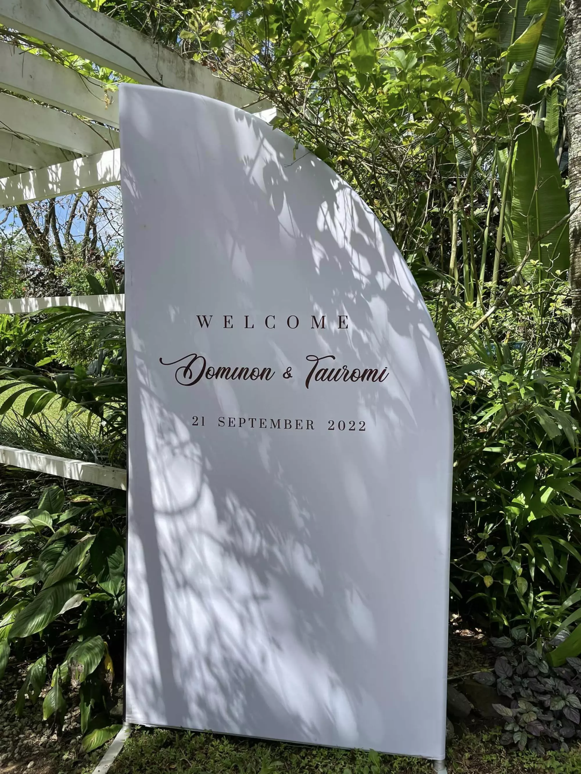 Maire Nui Gardens & Cafe Weddings 