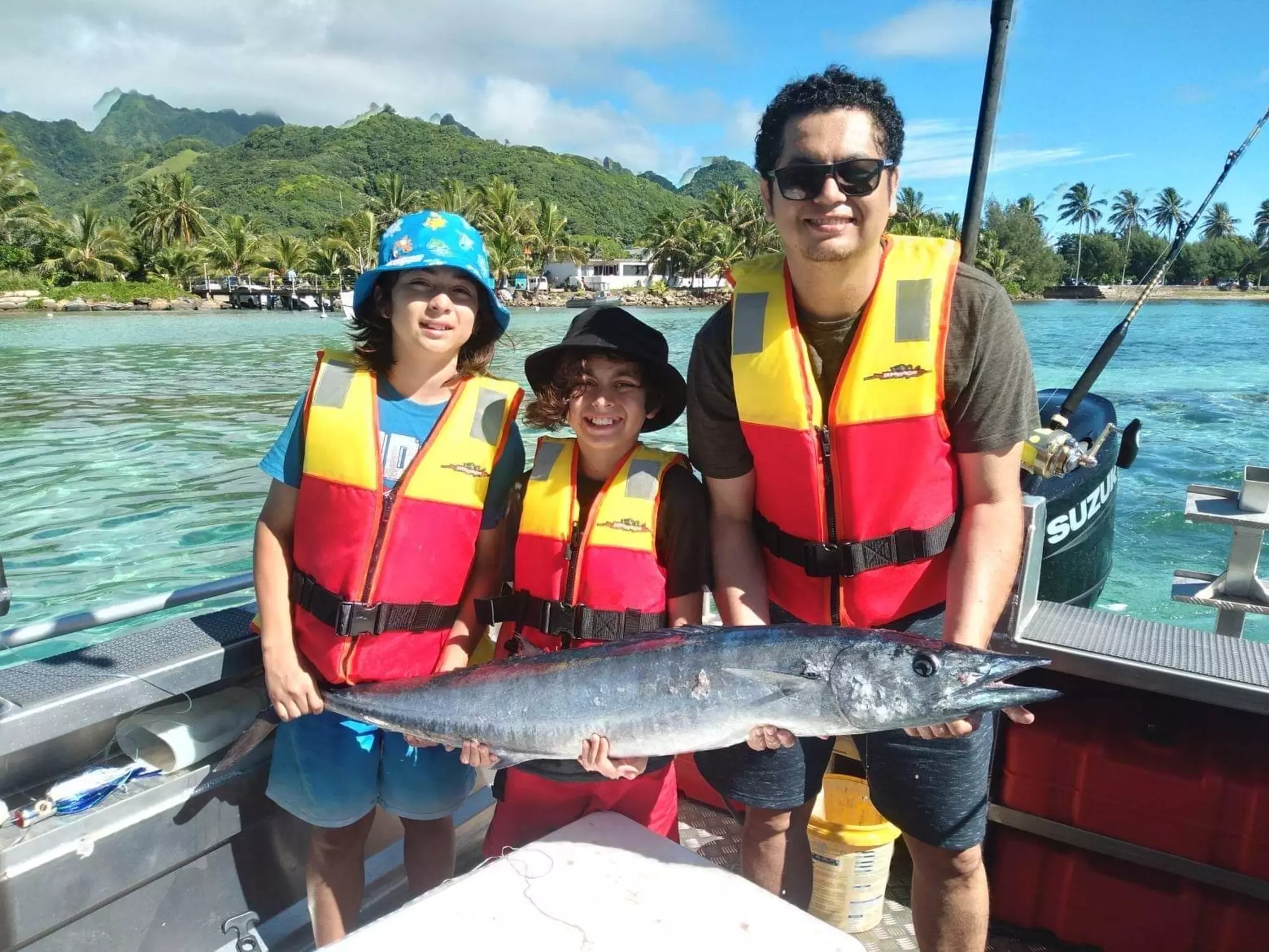 RARO FISHING CHARTERS 