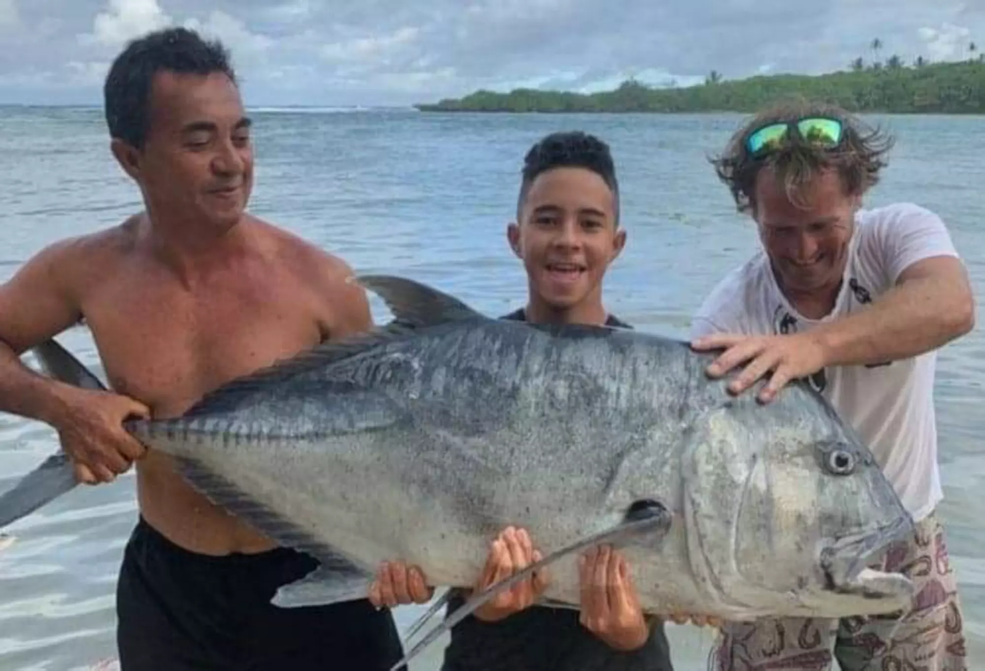 Robbie’s GT fishing charters