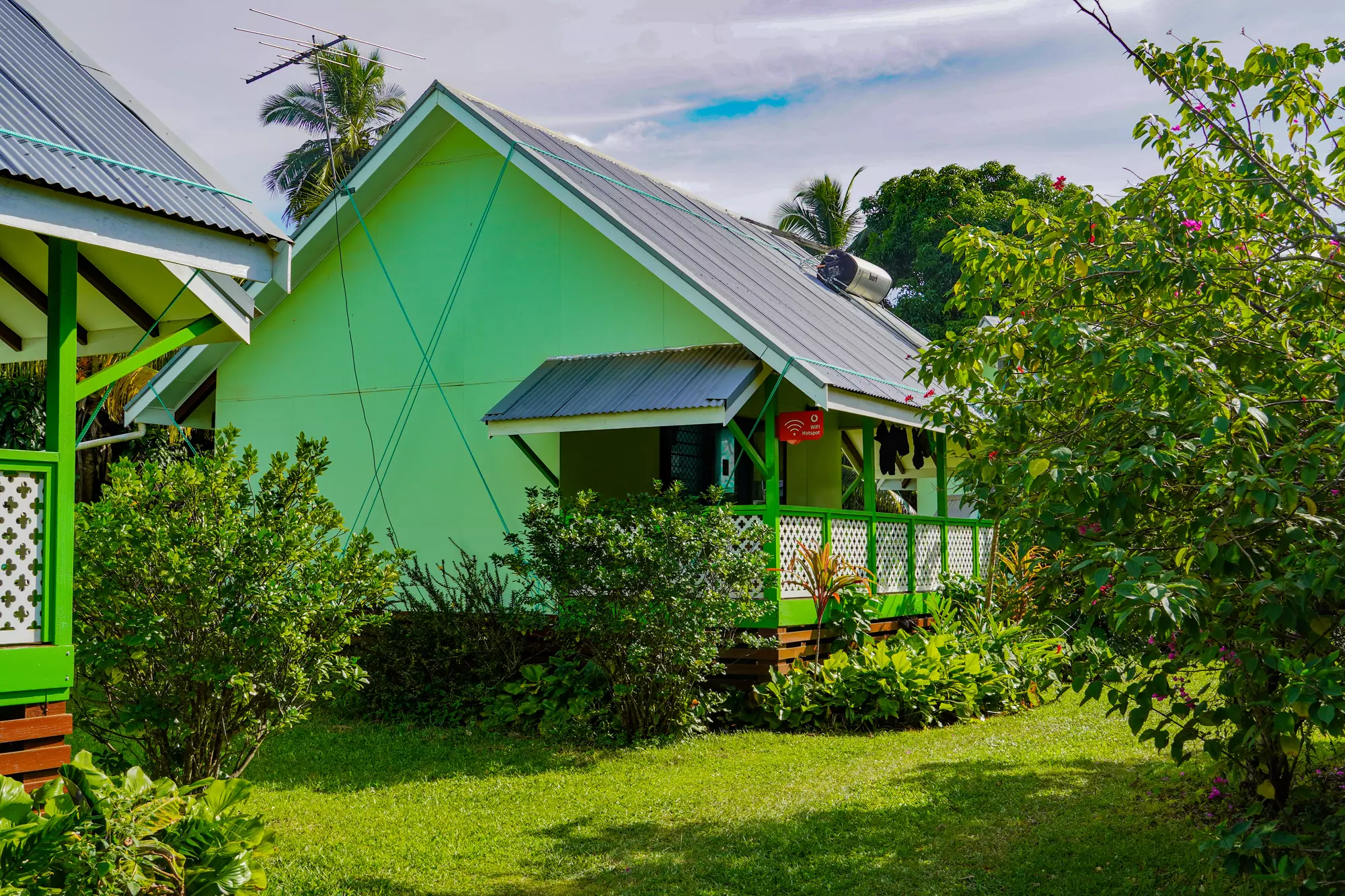 Gina's Garden Lodge 