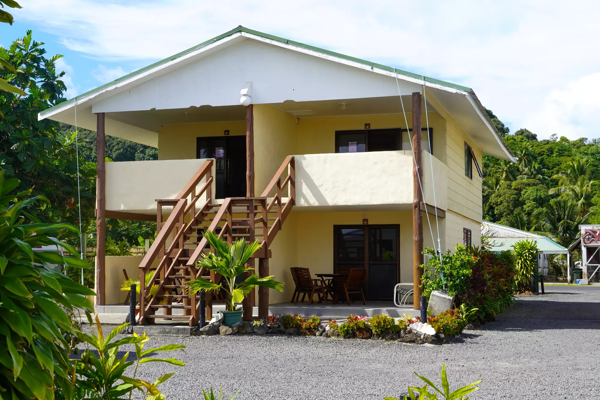 Rino's Beach Apartments 