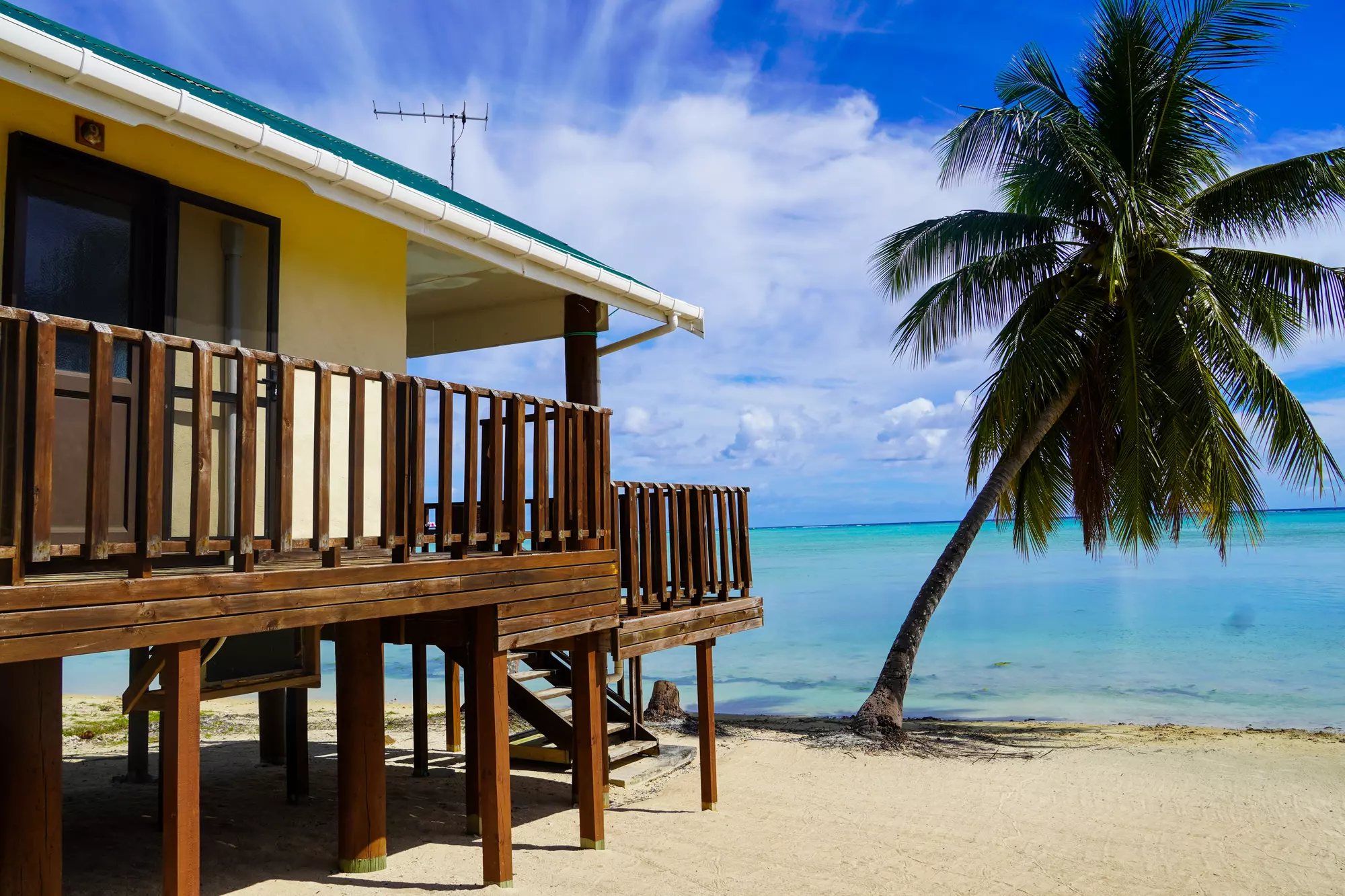 Rino's Beach Apartments 