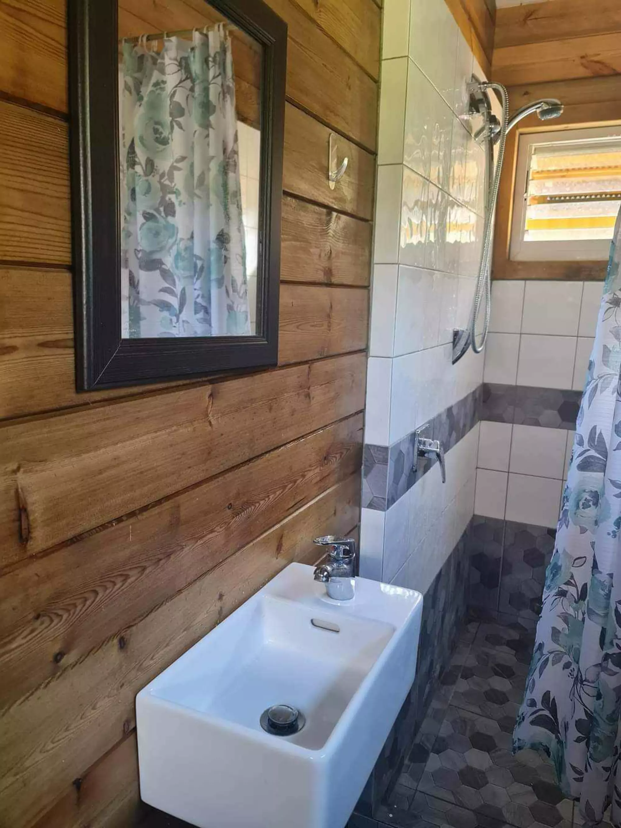 Papa Unas Lodge - Air BnB