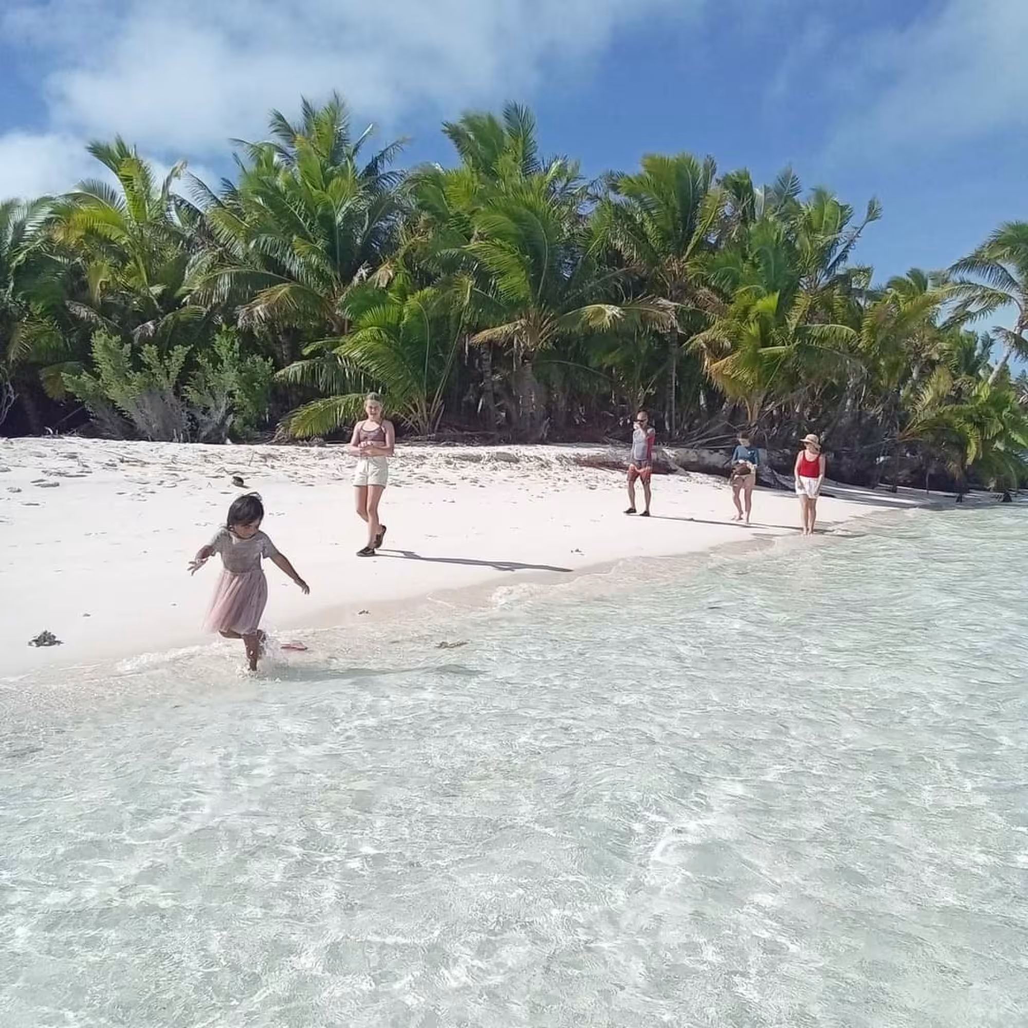 Mona's Lagoon Charter & Water Taxi