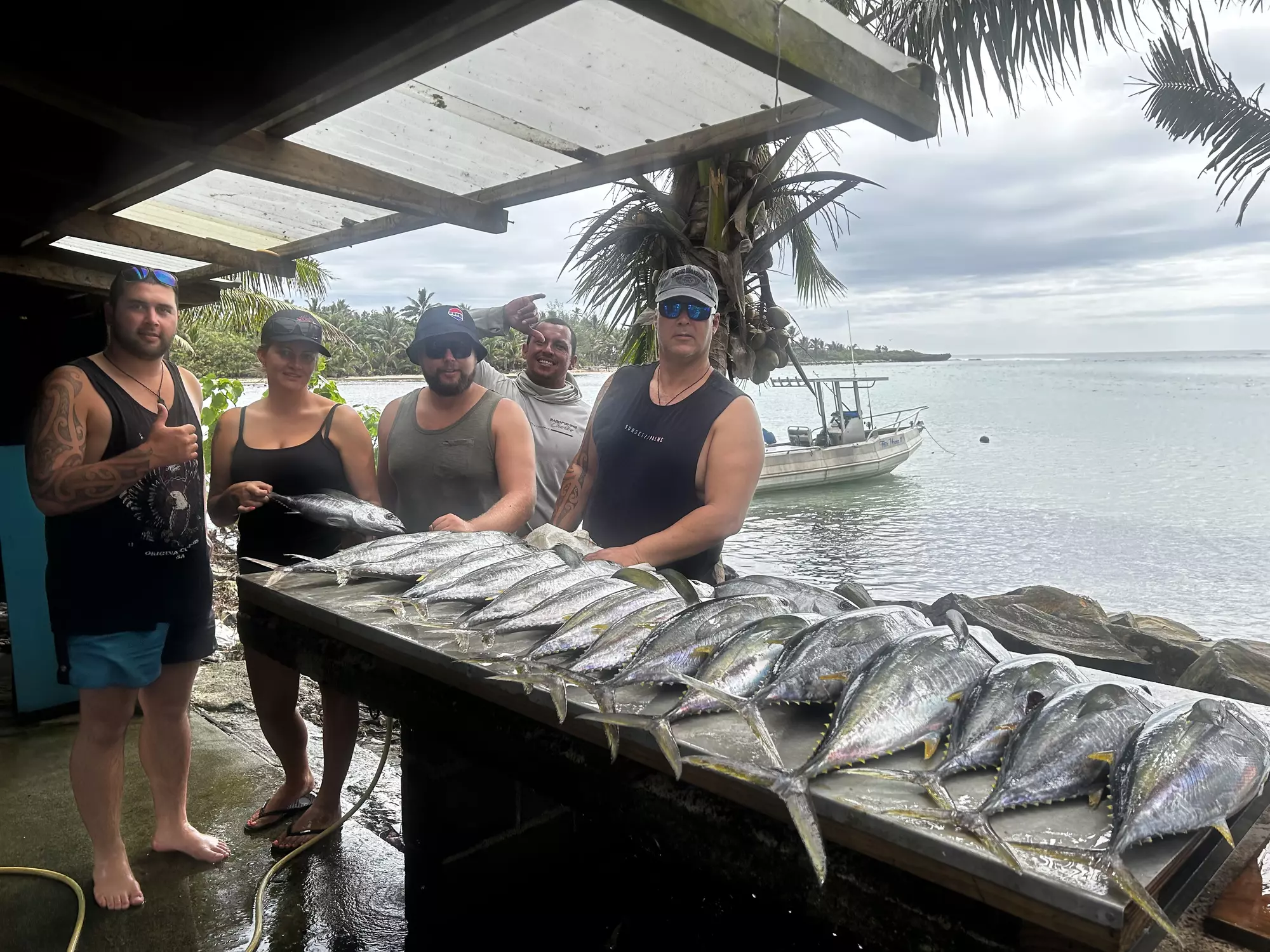 RARO FISHING CHARTERS 