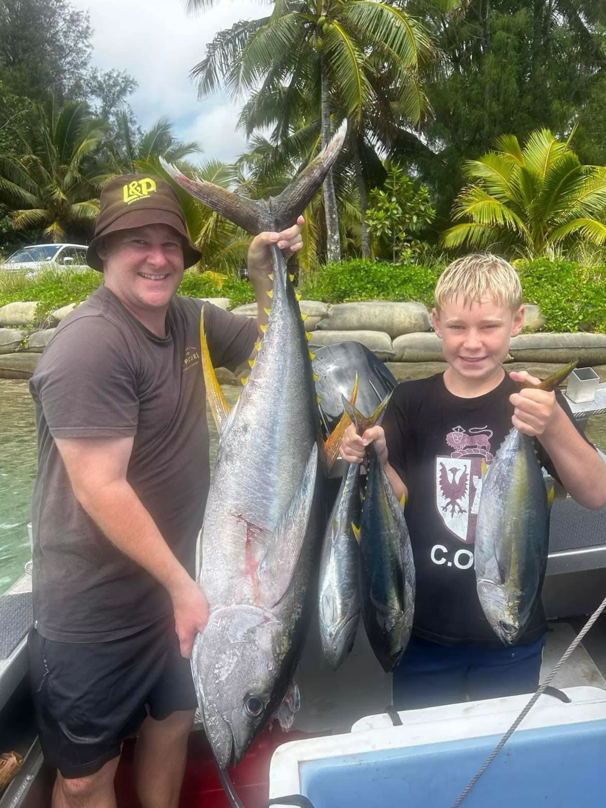 RARO FISHING CHARTERS 