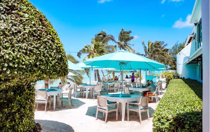 Muri Beach Club Hotel Outdoor Table