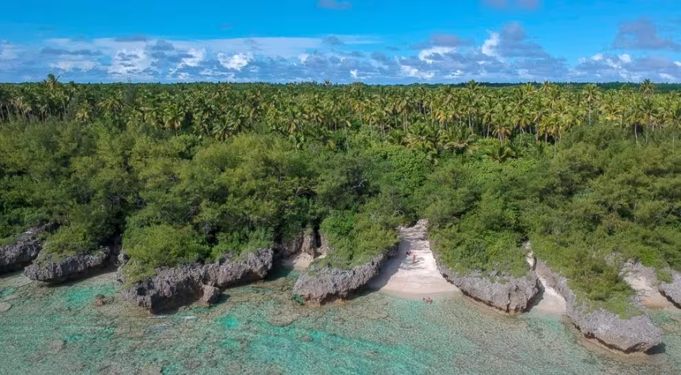Mauke beach coves