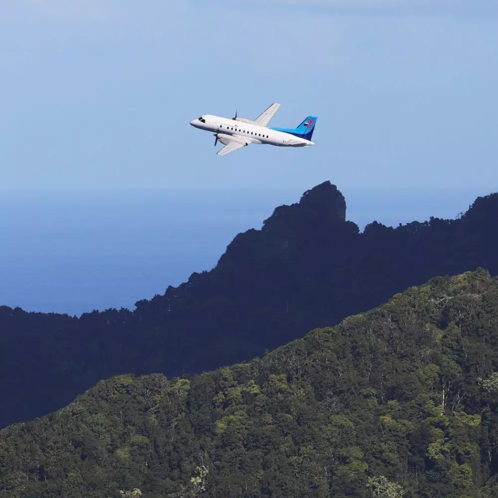 AirRaro01