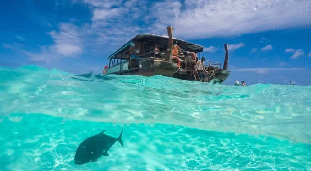 Cat + Kev Blog Aitutaki Vaka cruise