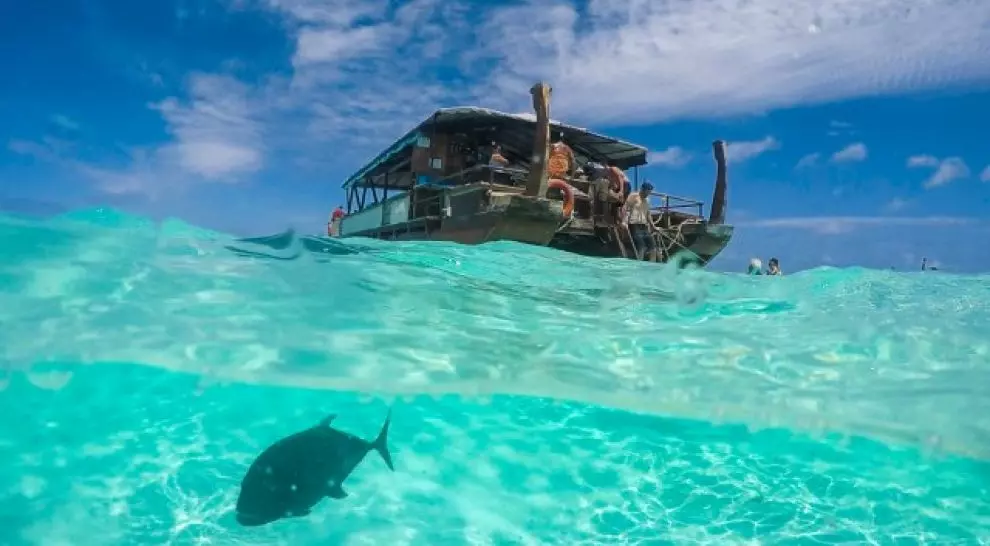 Cat + Kev Blog Aitutaki Vaka cruise