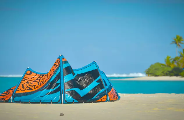 Kitesurfing