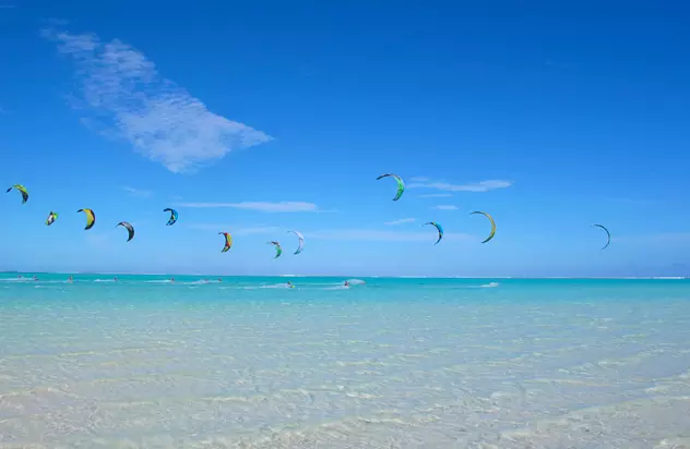 Kitesurfing