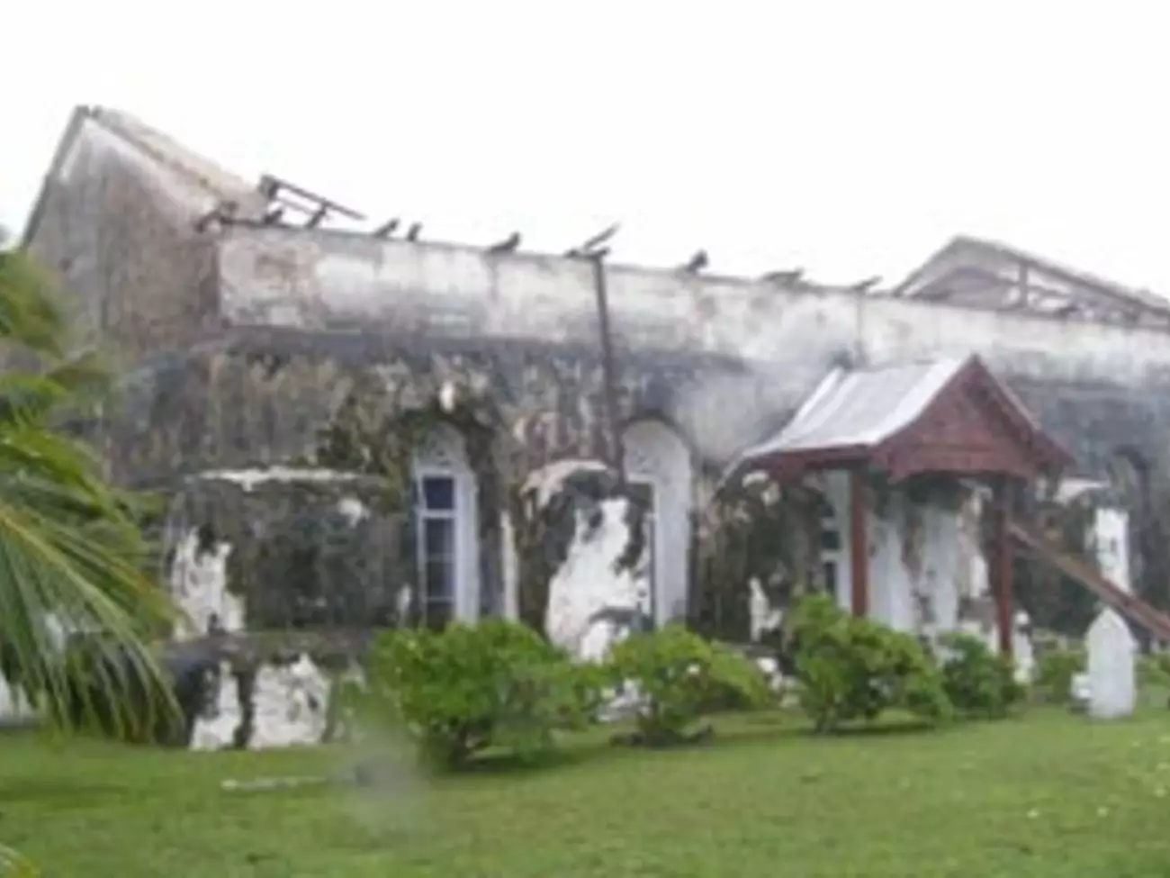 matavera cicc church - Damaged roof.jpg