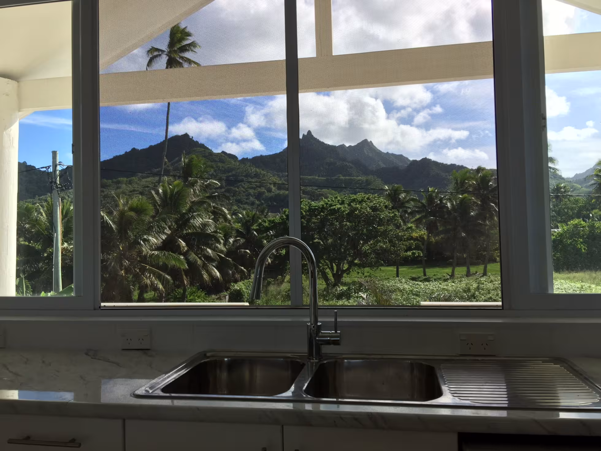 Seaside Beachfront Villas - Mountain View