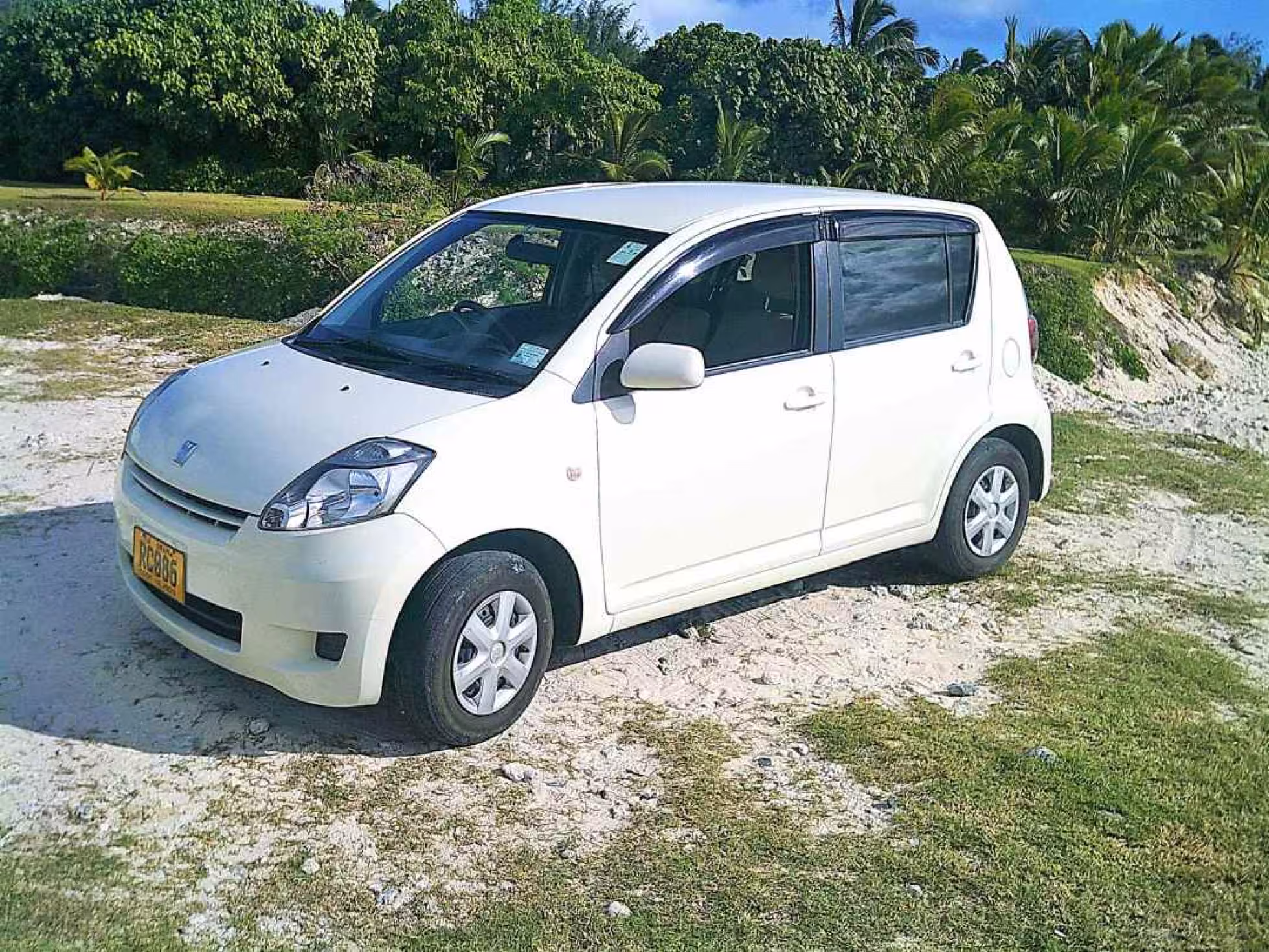 Raro Cars Thrifty-Toyota-Passo-min