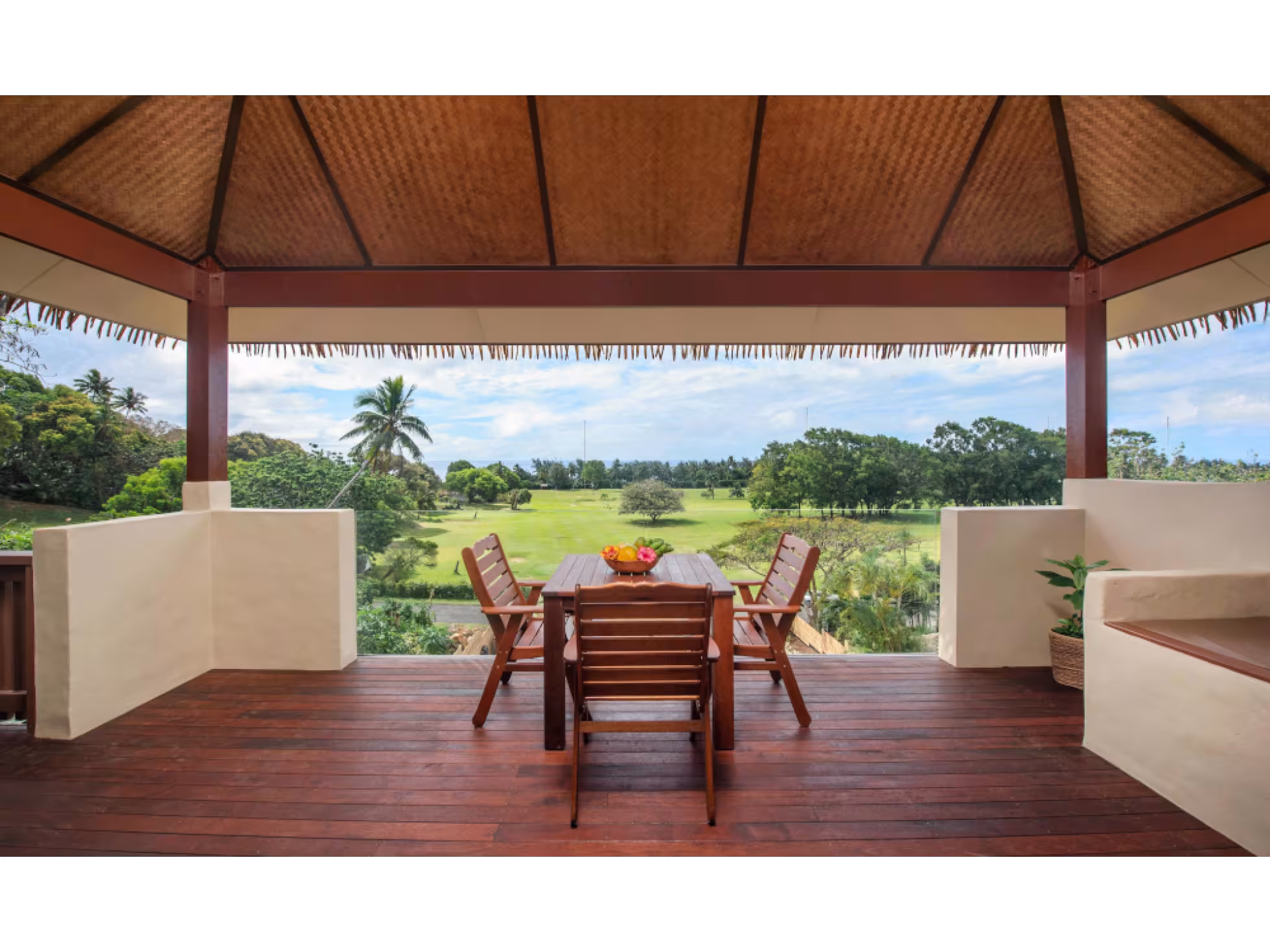 Rainbow villas Luxury accommodation Rarotonga wit glass balcony