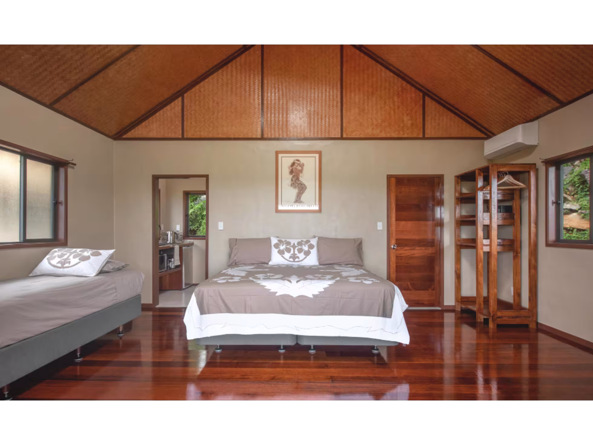 Rainbow Villas Luxury Bedding Accommodation