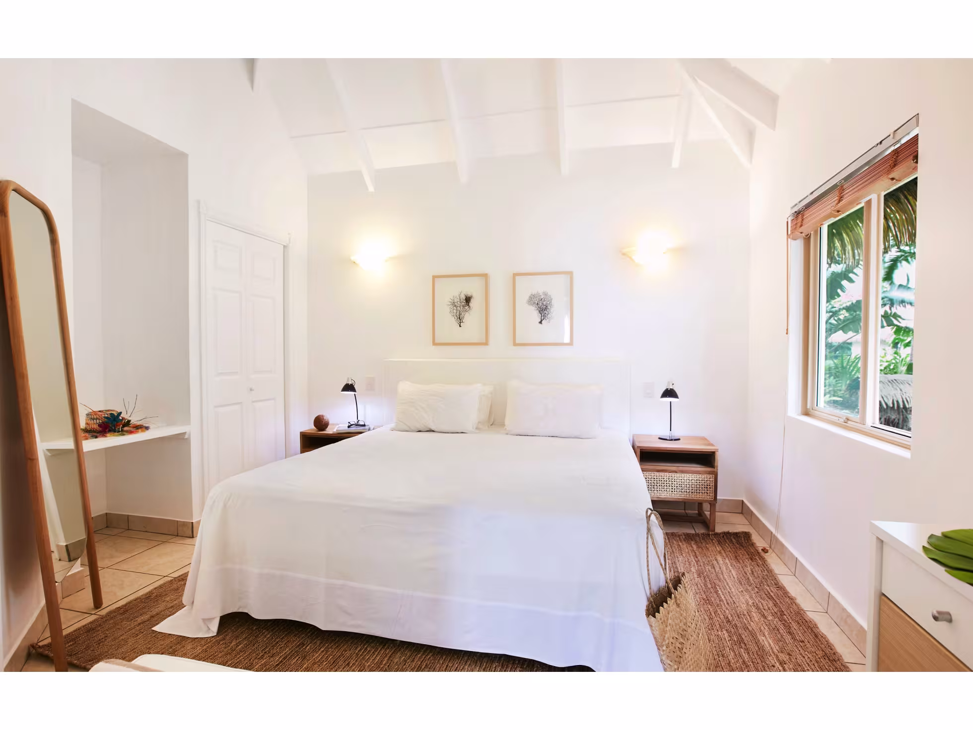 Motu Villas - Bedroom Beachfront Lagoon View