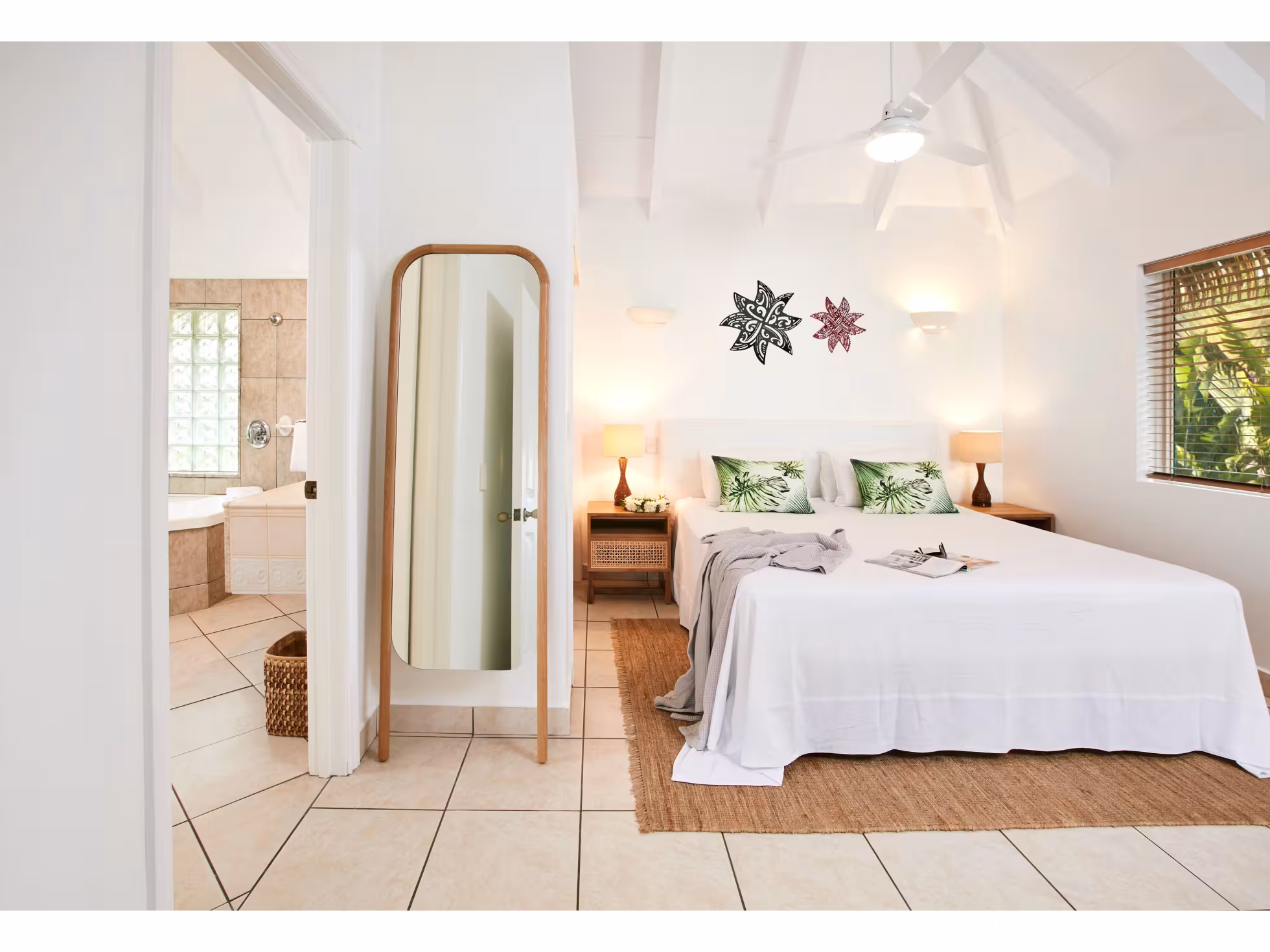 Motu Villas - Bedroom Premium Beachfront