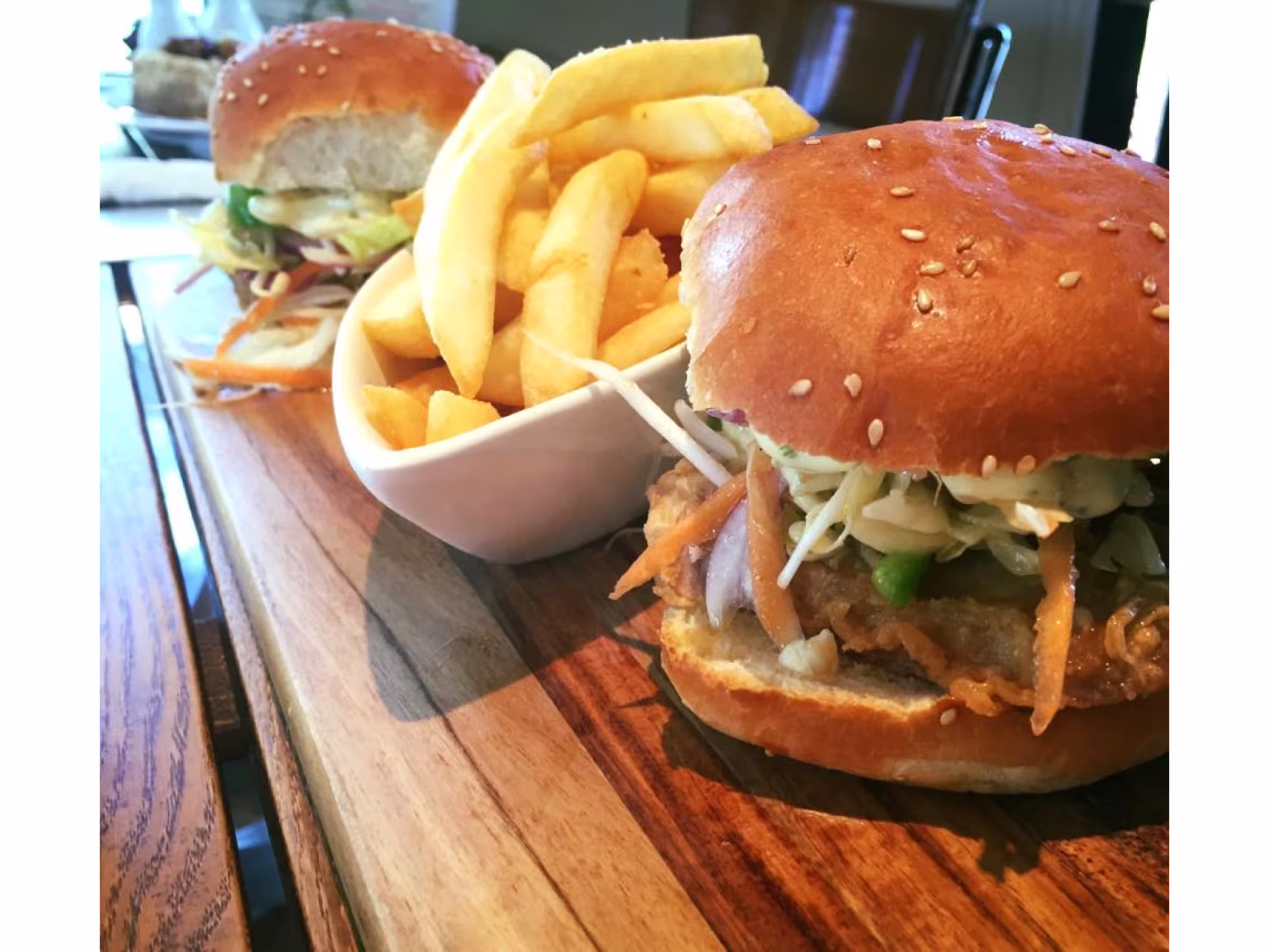 Burger in Aitutaki at Koru Cafe
