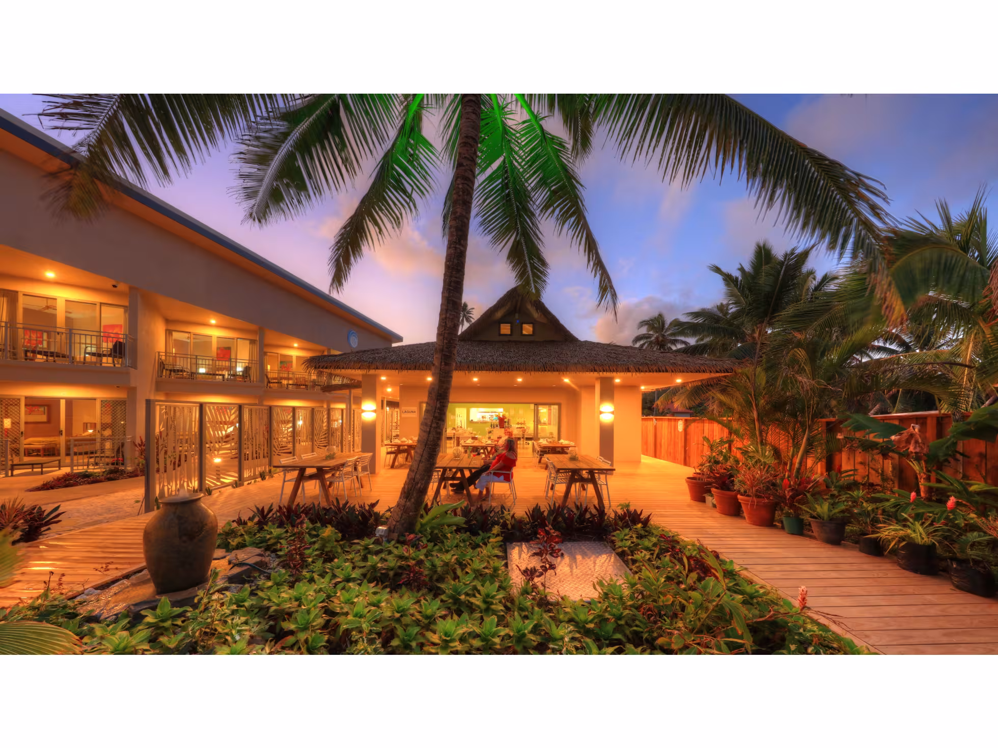 Moana Sands Lagoon Resort 