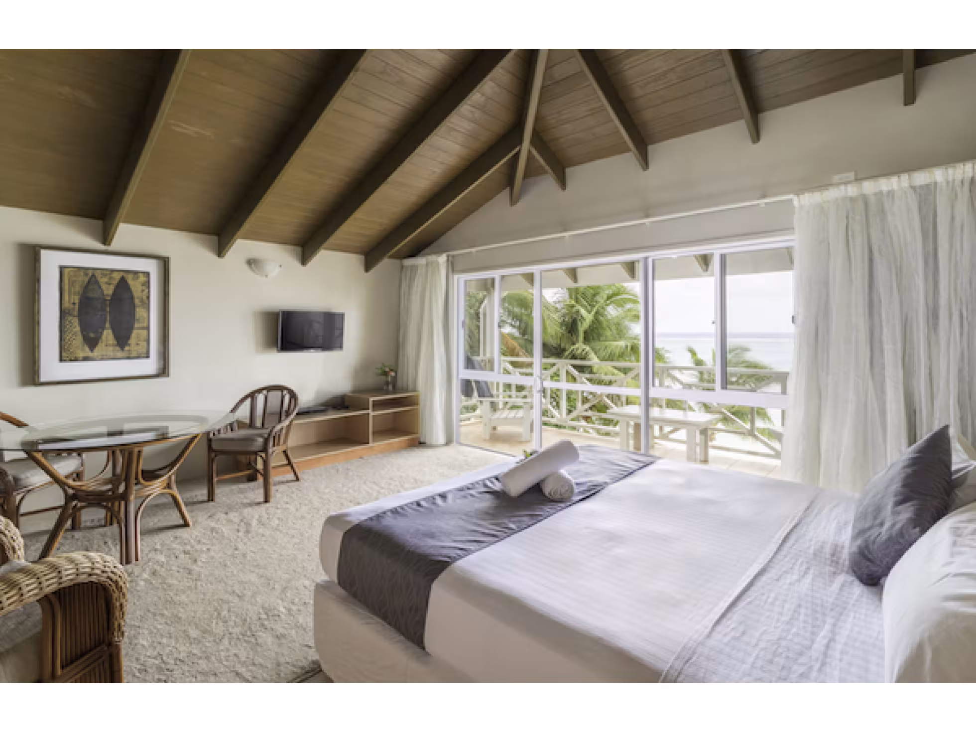 Moana Sands Beachfront Hotel Room