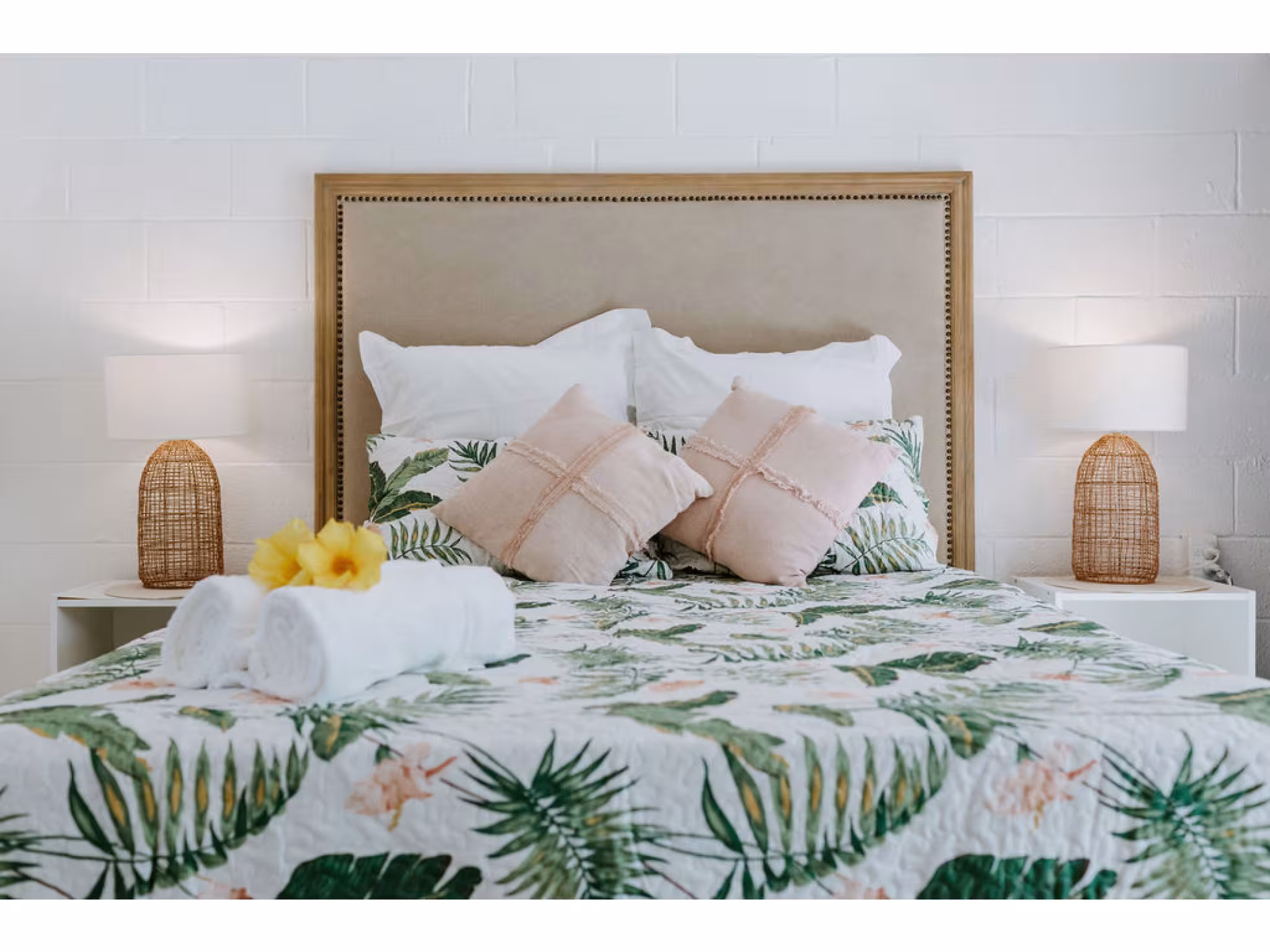The Passage Villas Garden View Bed