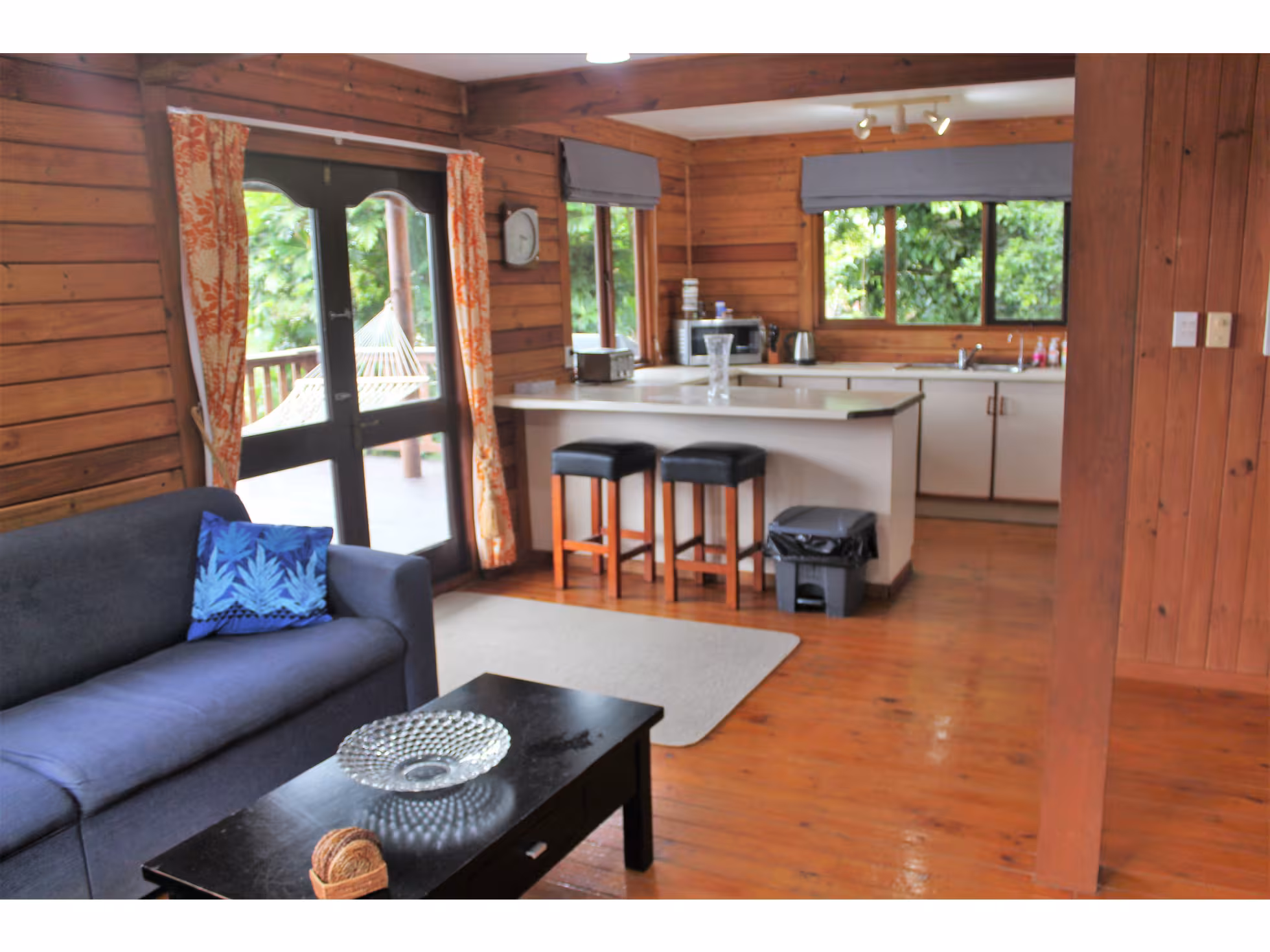 Living and kitchen 