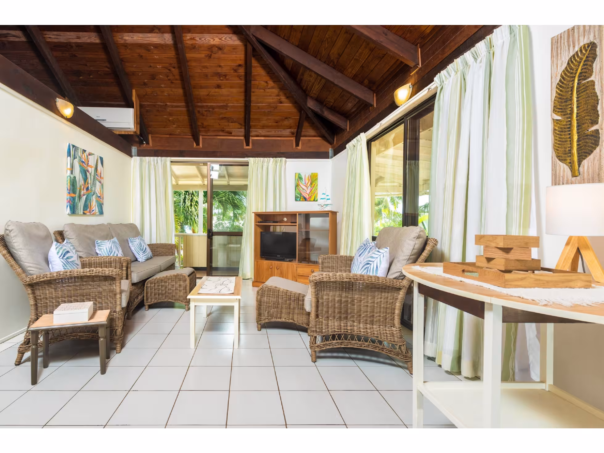 Cooks Oasis Holiday Villa