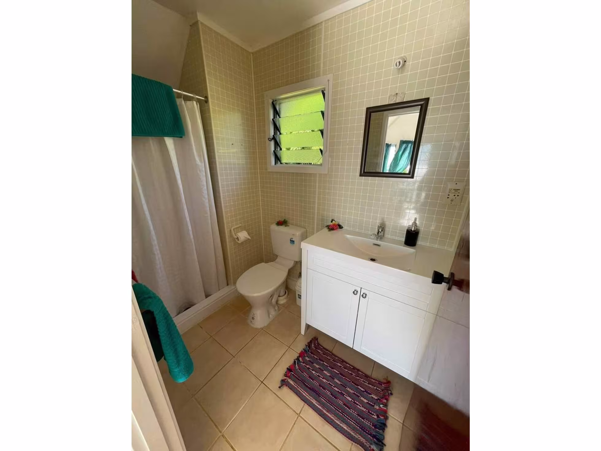 bathroom 