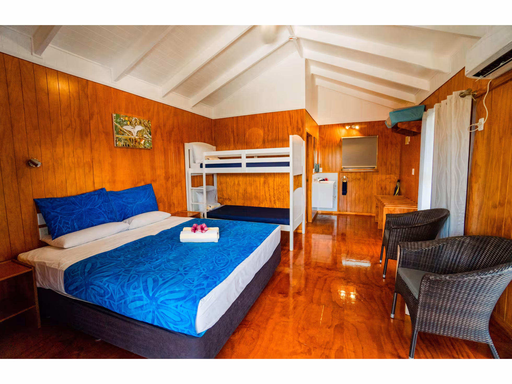 Aitutaki Village Family room