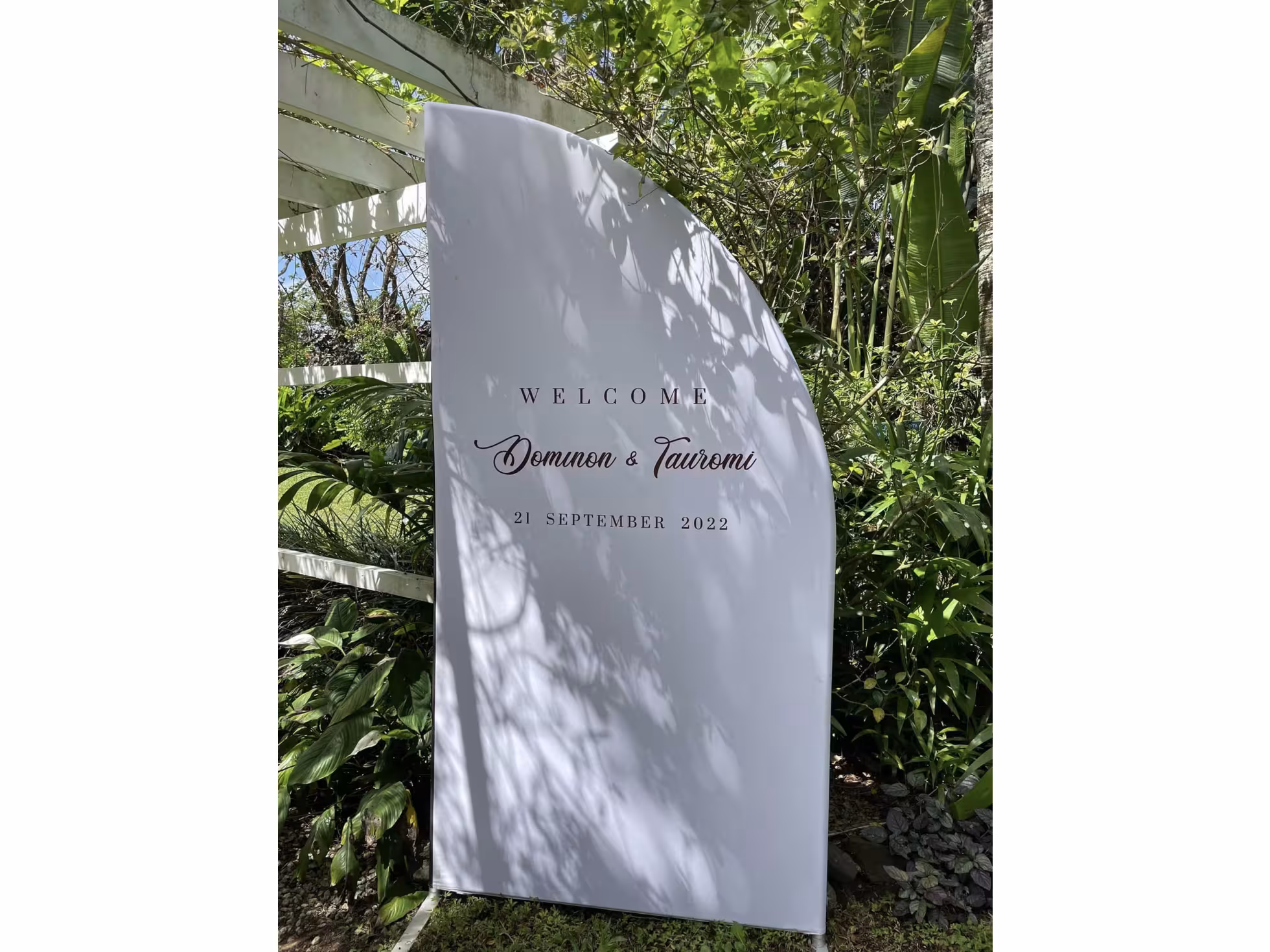 Maire Nui Gardens & Cafe Weddings 