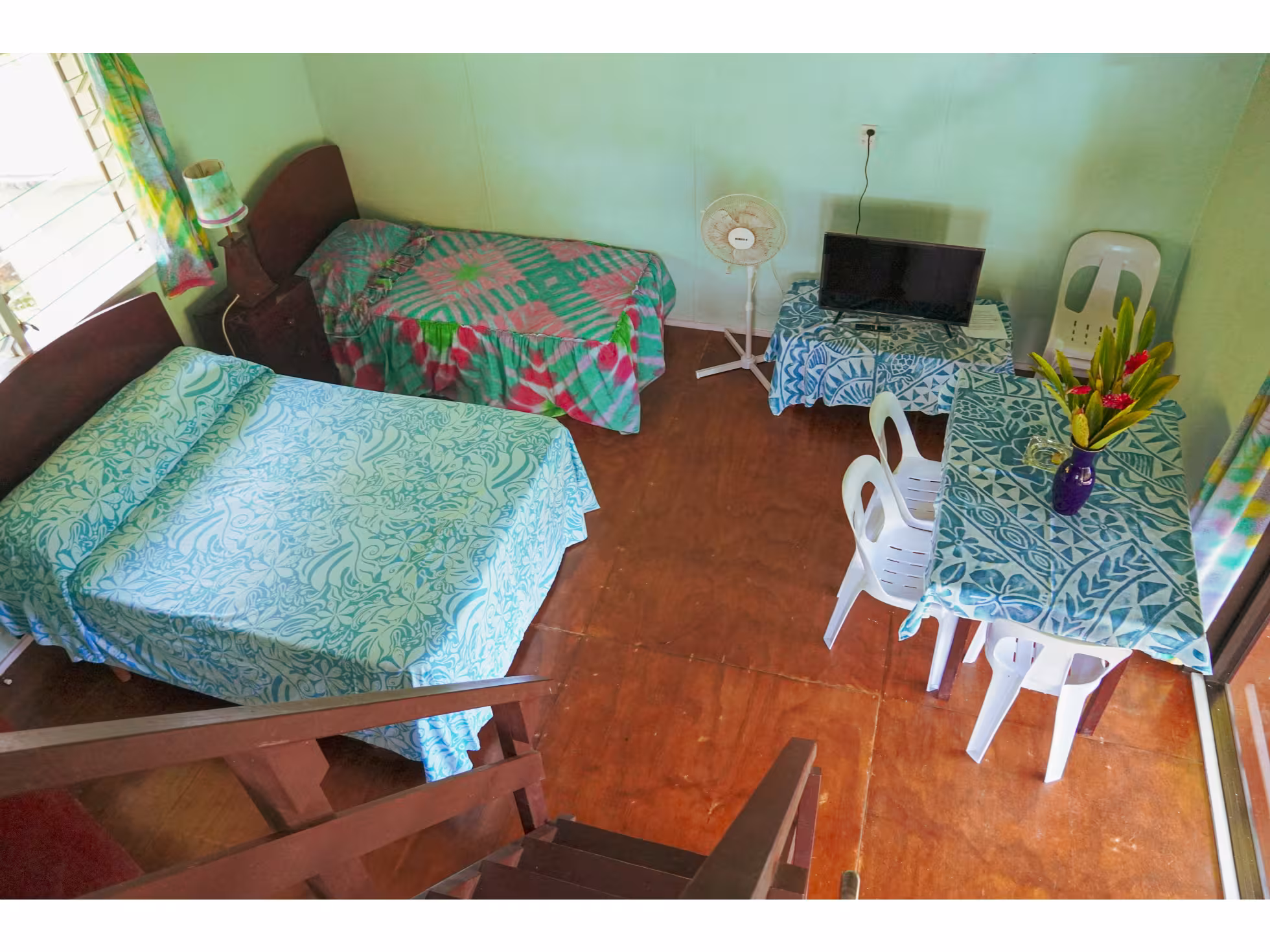 Gina's Garden Lodge 