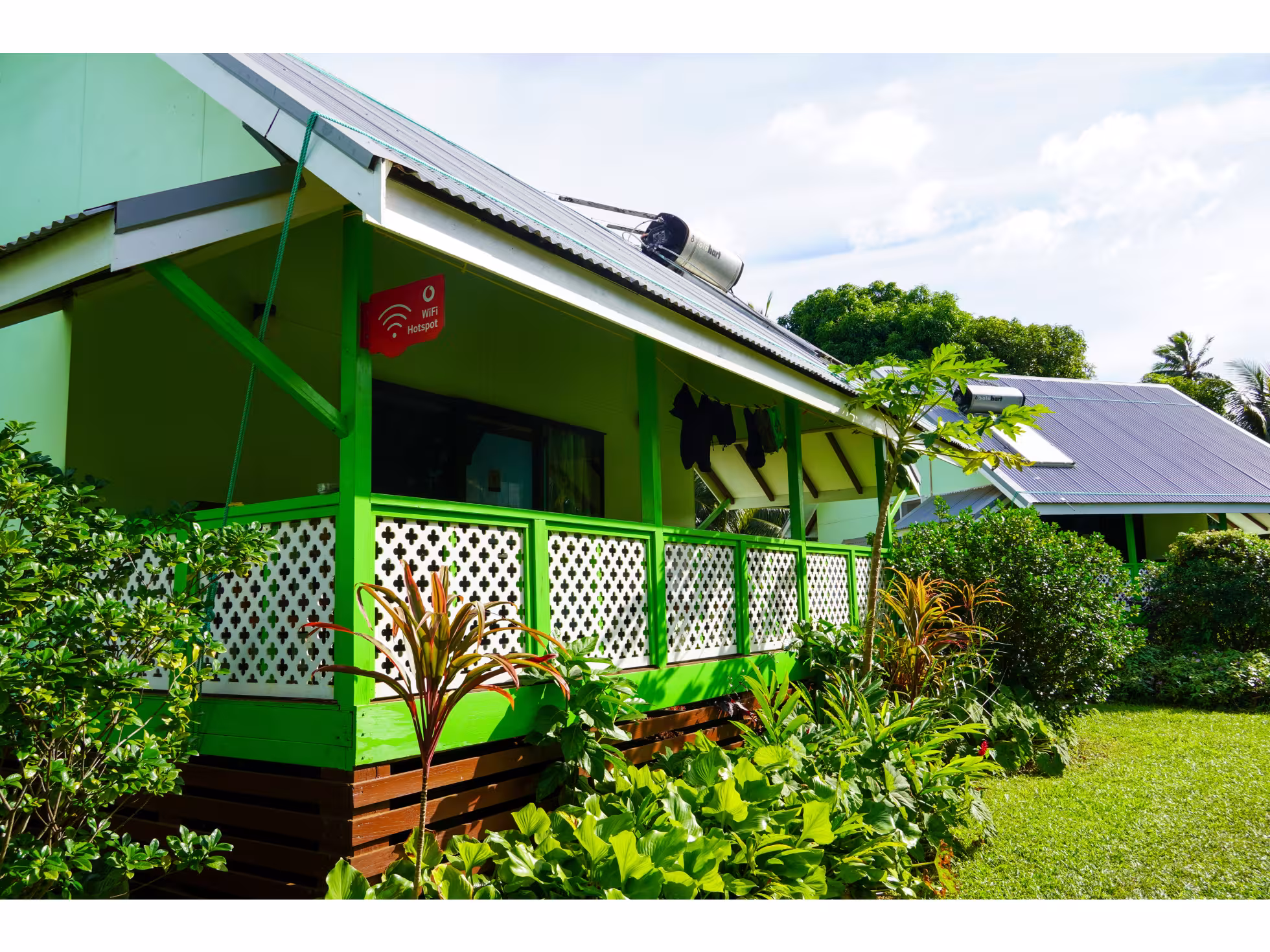 Gina's Garden Lodge 
