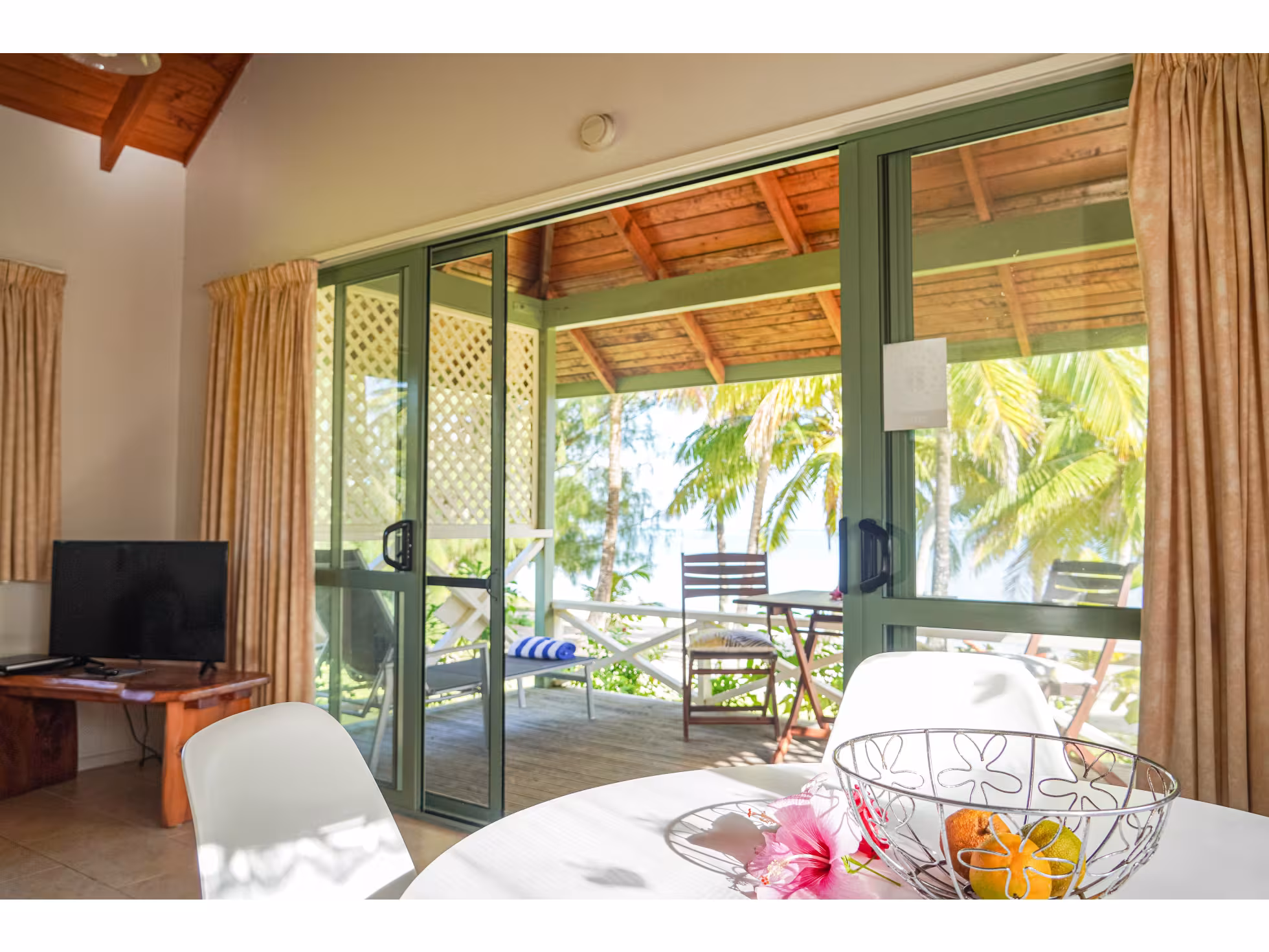 Paparei's Beachfront Bungalows