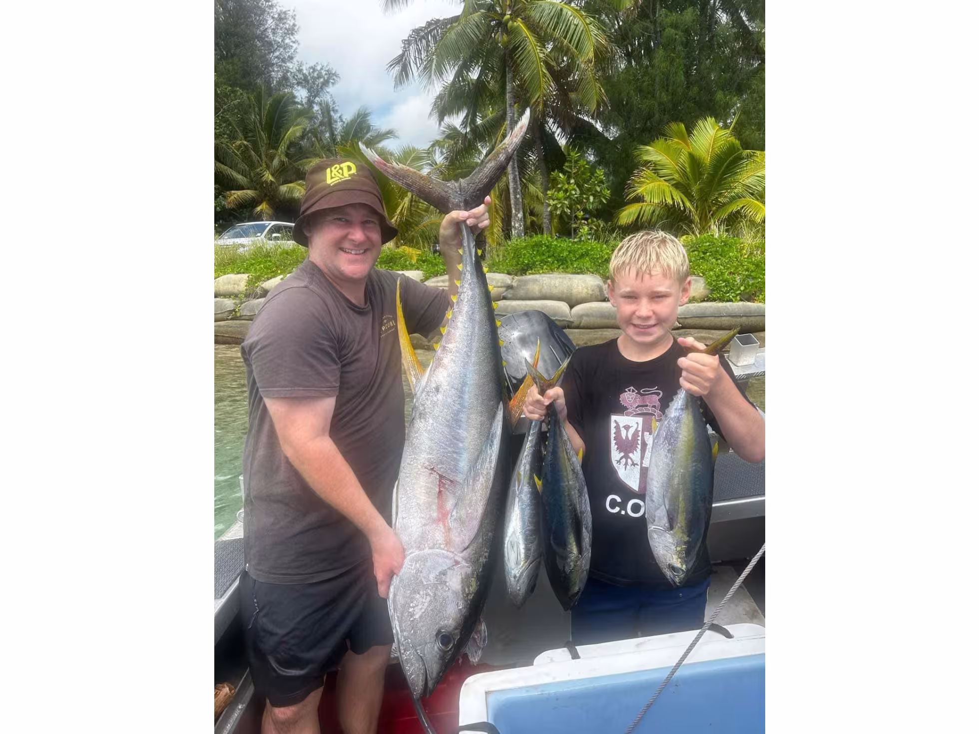 RARO FISHING CHARTERS 